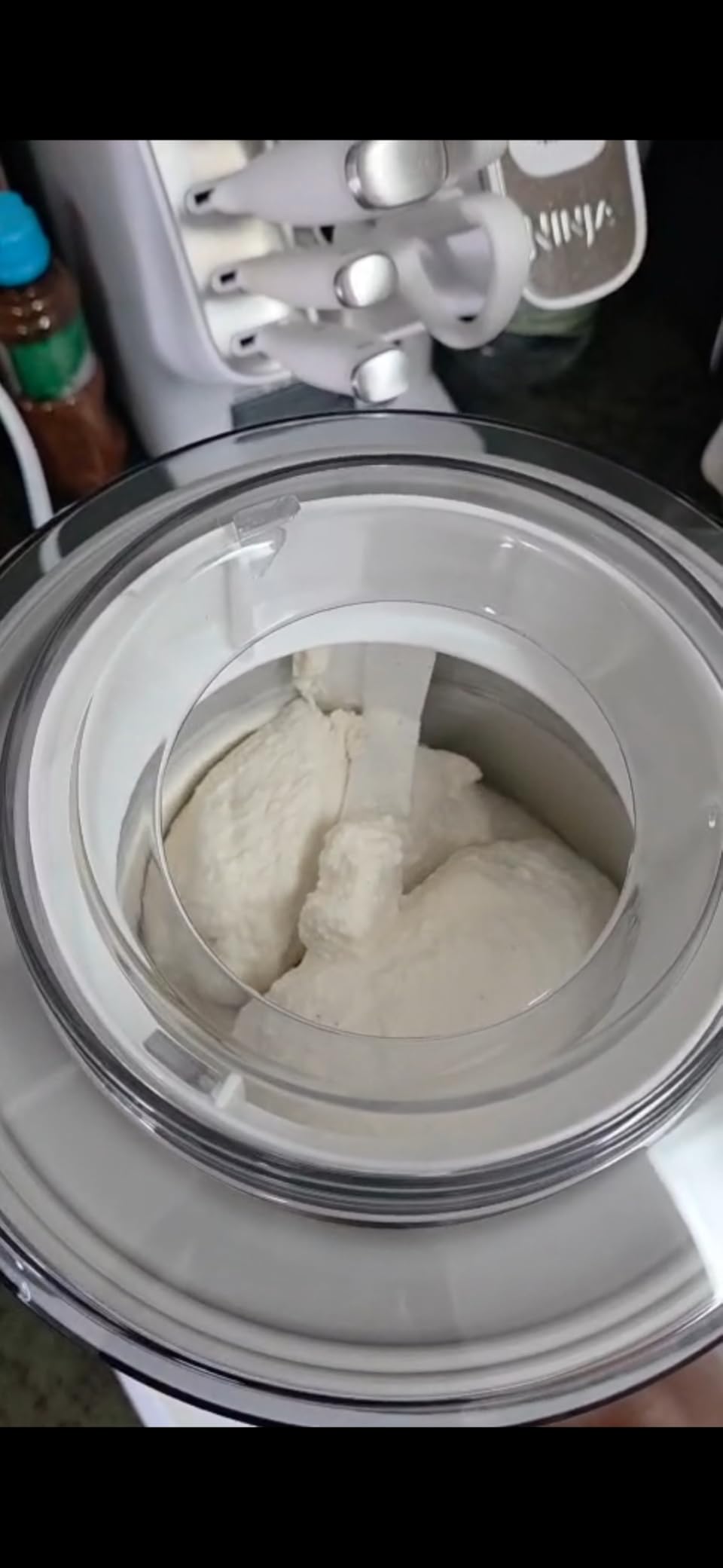 Cuisinart Ice Cream Maker, 1.5 Quart Double Insulated, Sorbet and Frozen Yogurt Maker, Ready in 20 Minutes, ICE-21P1, White customer photo 2