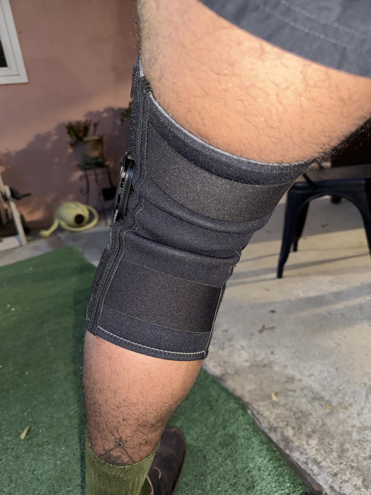 McDavid Hinged Knee Brace for Men and Women, Knee Brace with Side Stabilizers, Knee Compression Sleeves and Stability Straps for ACL, LCL, Arthritis, Tendonitis, MCL, Patella, Left and Right customer photo 2