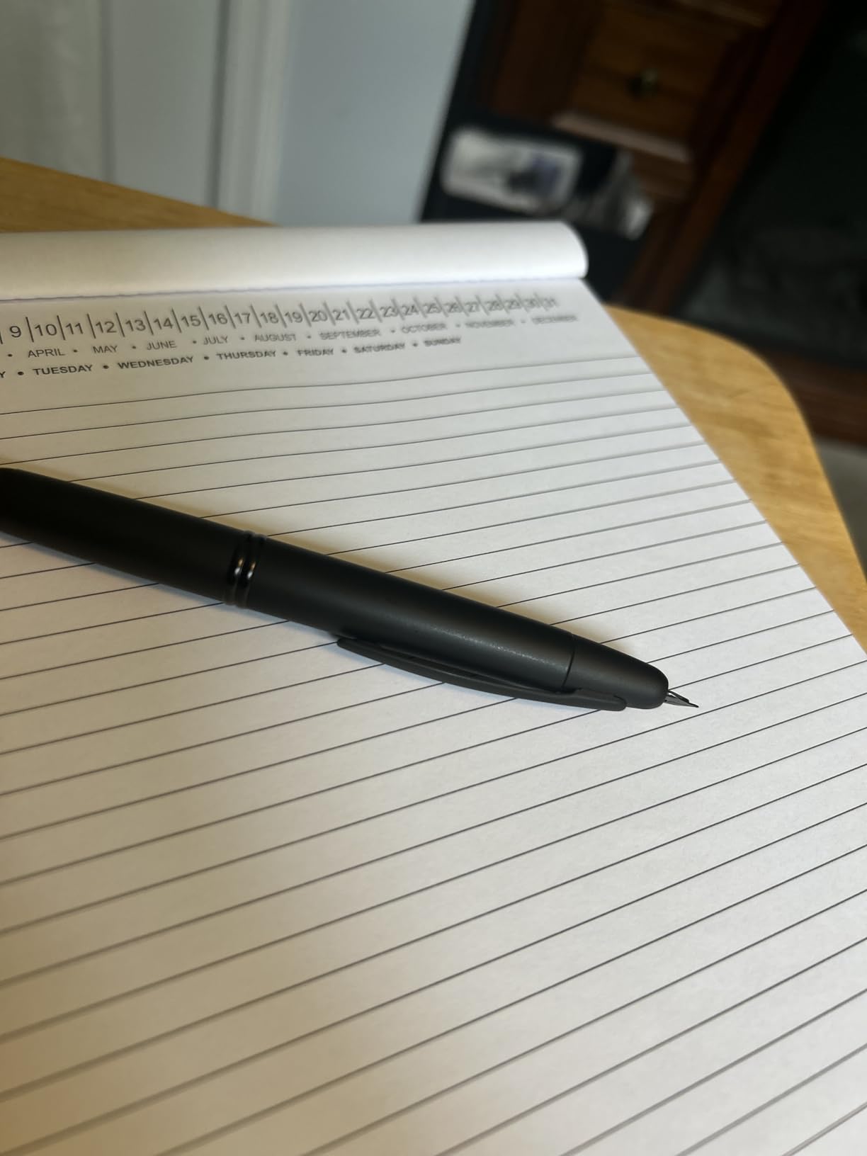 PILOT Vanishing Point Collection Refillable & Retractable Fountain Pen, Matte Black Barrel, Blue Ink, Fine Nib customer photo 2
