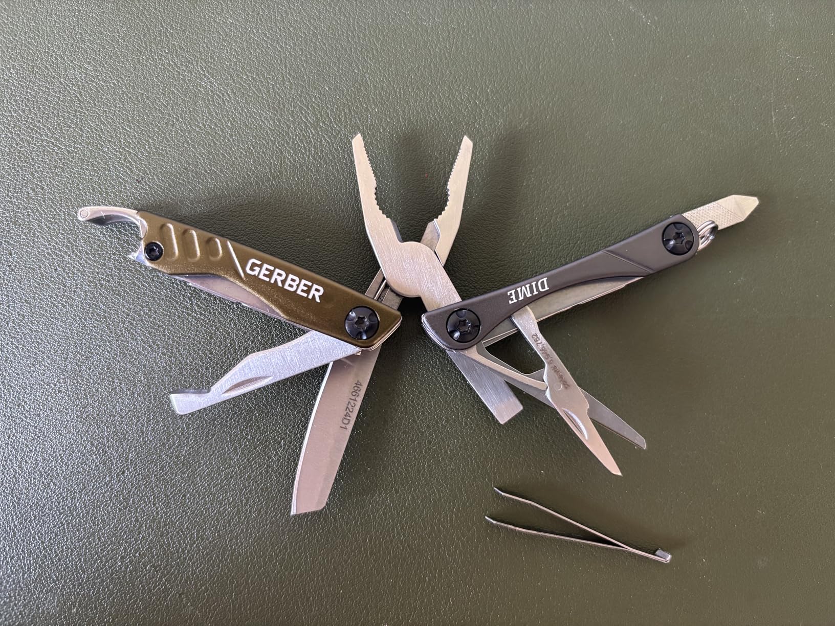 Gerber Gear Dime 12-in-1 Mini EDC Multitool - Needle Nose Pliers, Pocket Knife, Keychain, Bottle Opener - Gifts for Men, EDC Gear and Equipment - Black customer photo 2