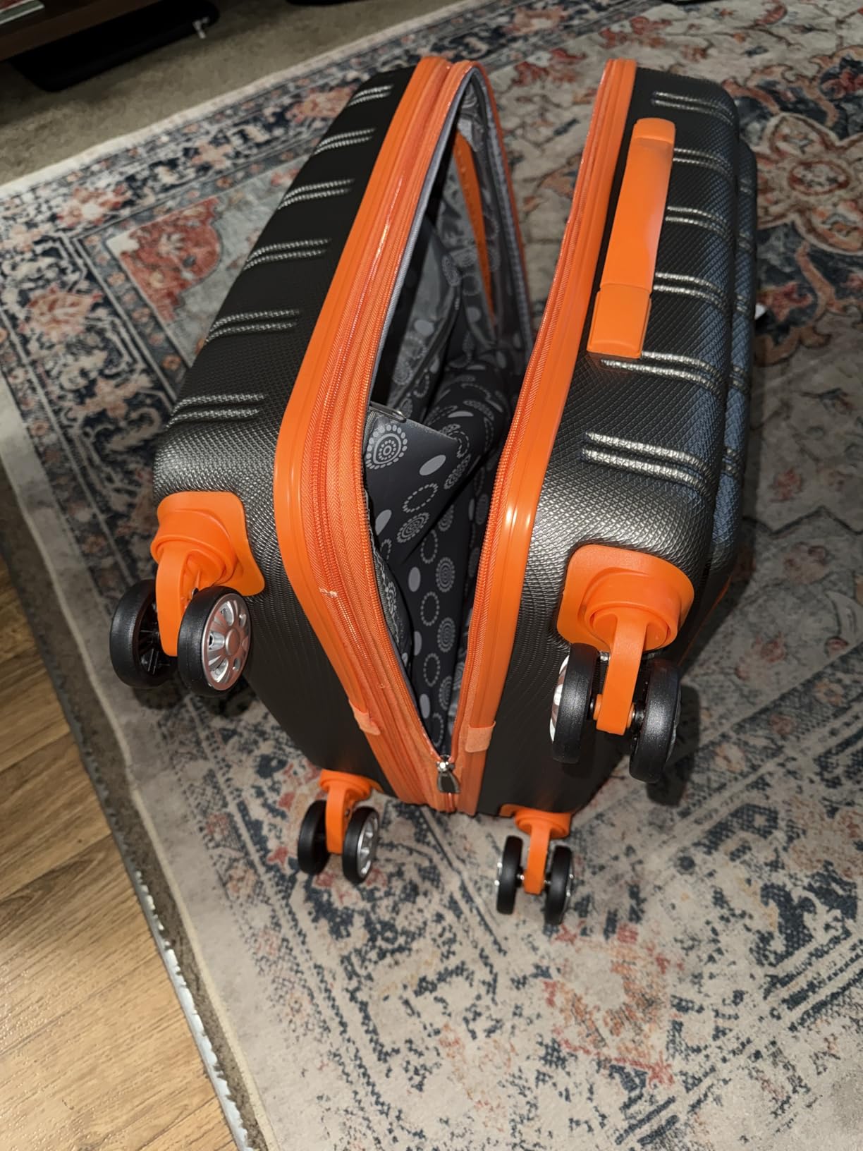 Rockland Melbourne Hardside Expandable Spinner Wheel Luggage, Purple, Carry-On 20 inches customer photo 1