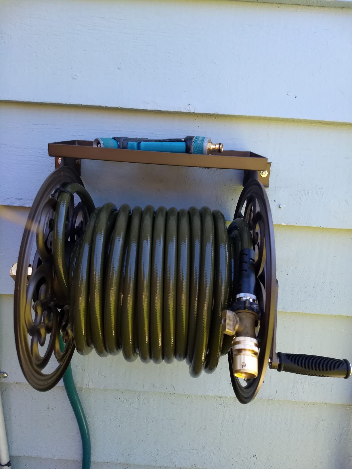 Liberty Garden 708 Steel Decorative Wall Mount Garden Hose Reel, Holds 125-Feet of 5/8-Inch Hose - Bronze customer photo 2