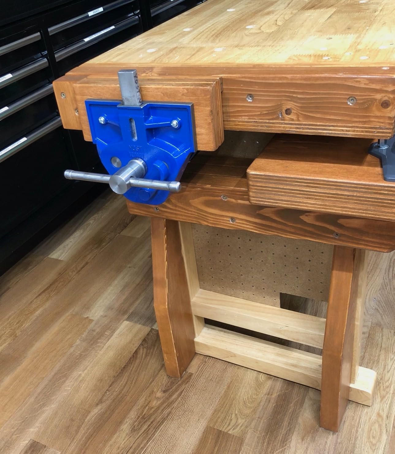 Yost Vises M7WW Rapid Action Woodworking Vise | Quick Release Lever for Quick Adjustments | 7 Inch Jaw Width | Made with Heavy-Duty Cast Iron | Blue customer photo 1