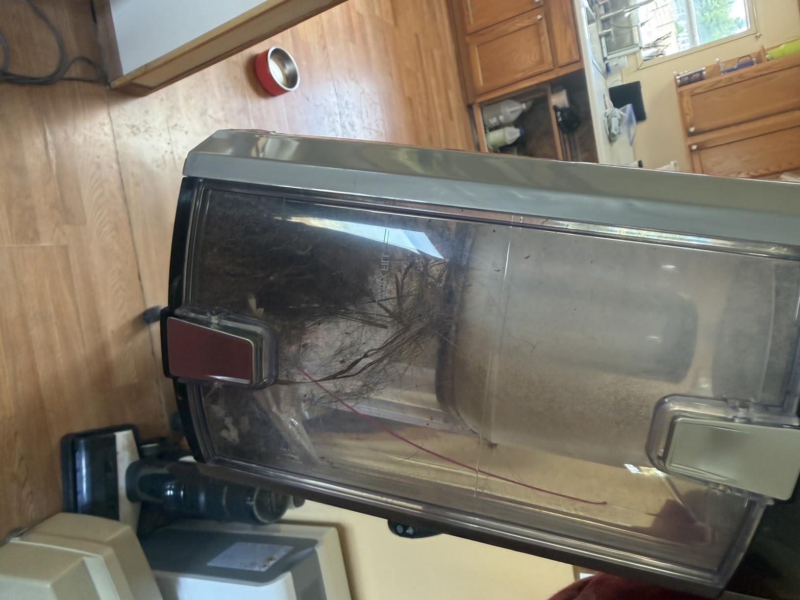 Shark Rotator Powered Lift-Away TruePet Upright Vacuum (NV752) - HEPA Filter, LED Headlights, Perfect Pet Power Brush, Bordeaux customer photo 1
