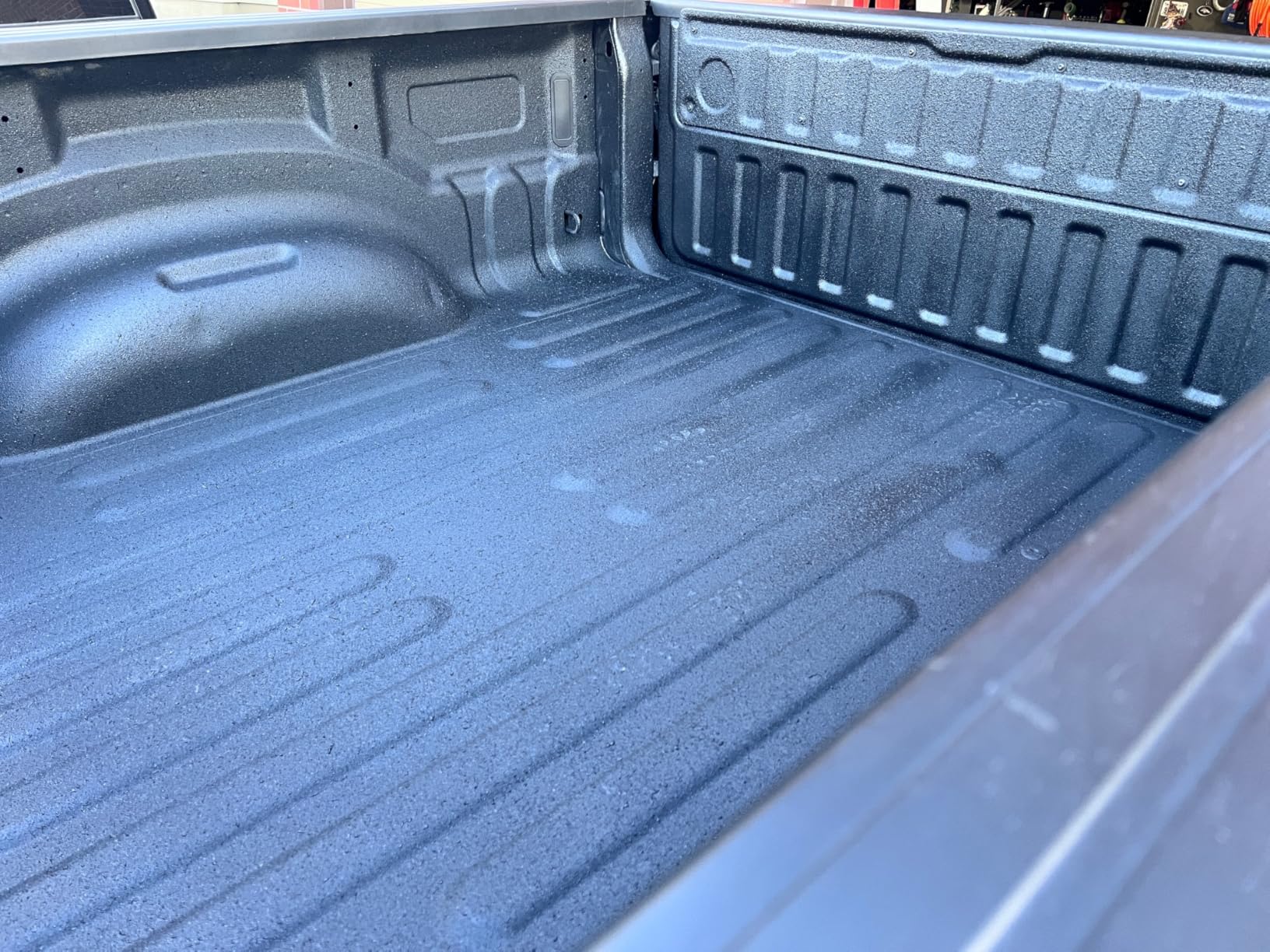 Raptor Liner Kit, Spray-On Truck Bed Liner Kit, Protective Paint For Tailgates and Trucks, Vehicle Undercoating, Black, 1 Gallon customer photo 1