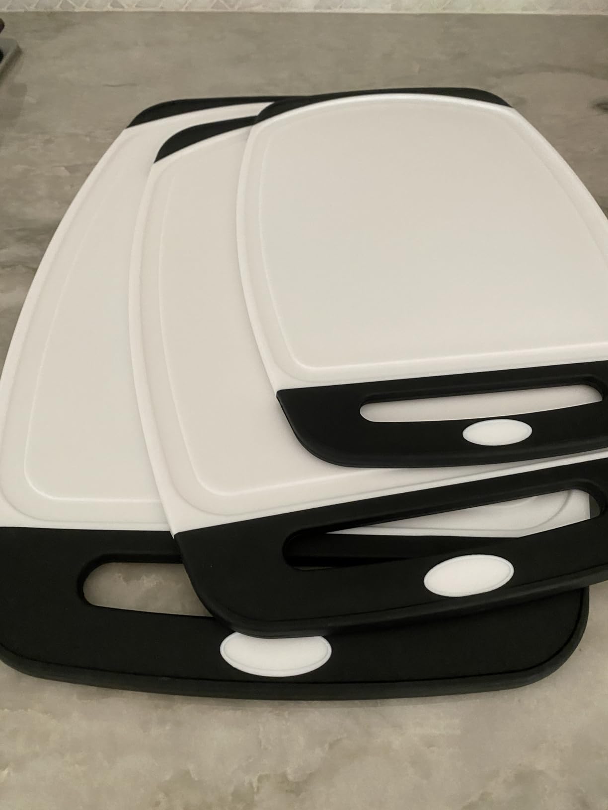 BPA-Free Reversible Kitchen Cutting Board Set of 3, US Designed, Nonporous, Juice Grooves Catch Liquid, Slip Resistant Border, Dishwasher Safe, Durable Large Food Chopping Boards, Black customer photo 2