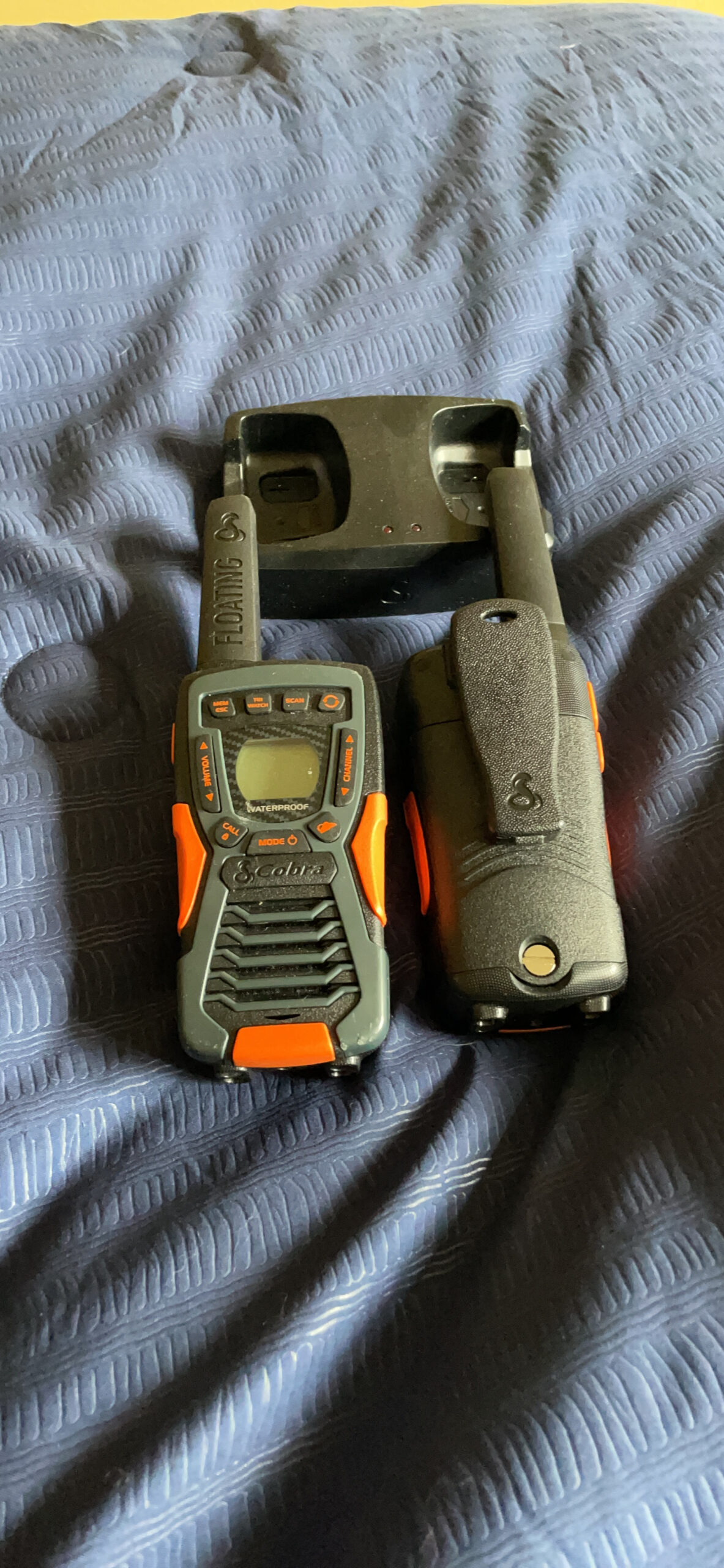 Cobra ACXT1035R FLT CAMO Waterproof Walkie Talkies - Rechargeable, Floats, 22 Channels, Long Range 37-Mile Two-Way Radio Set (2-Pack) customer photo 2
