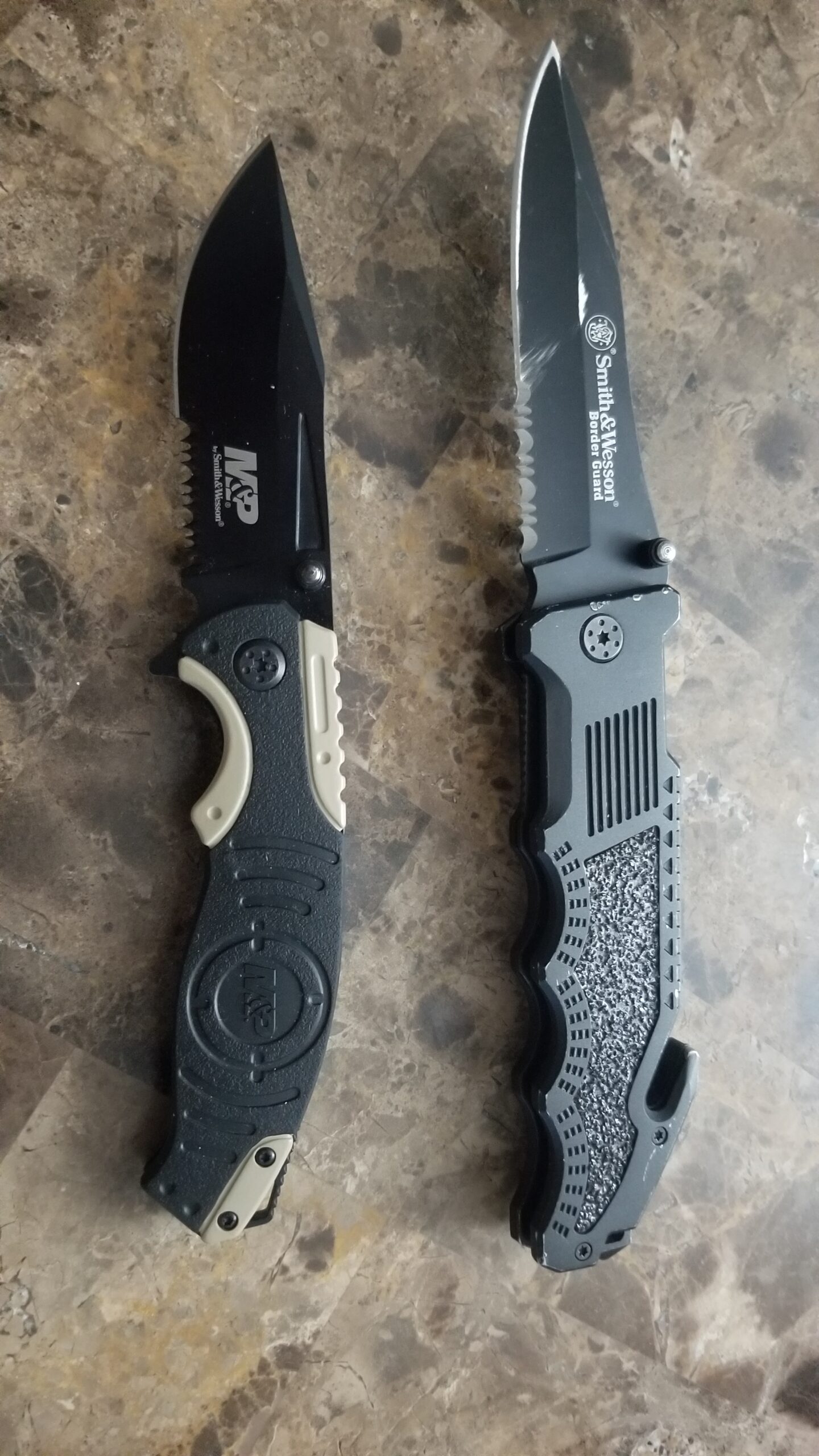 Smith & Wesson M&P SWMP13BS 8.2in High Carbon S.S. Folding Knife with 3.5in Serrated Clip Point Blade and Aluminum Handle for Tactical, Survival and EDC customer photo 1