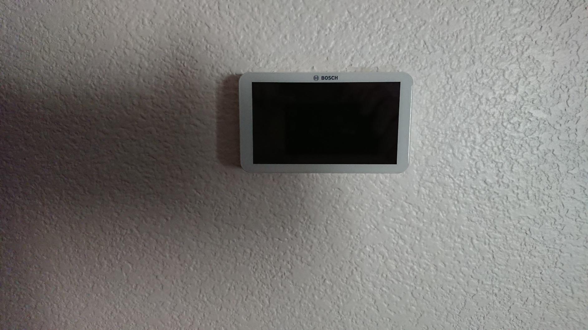 Bosch Large 5-Inch Full-Color Touch Screen Sleek Easy Setup Connected Control Smart Phone Wi-Fi Thermostat for 24V HVAC Systems with Bosch Connected Control App customer photo 1