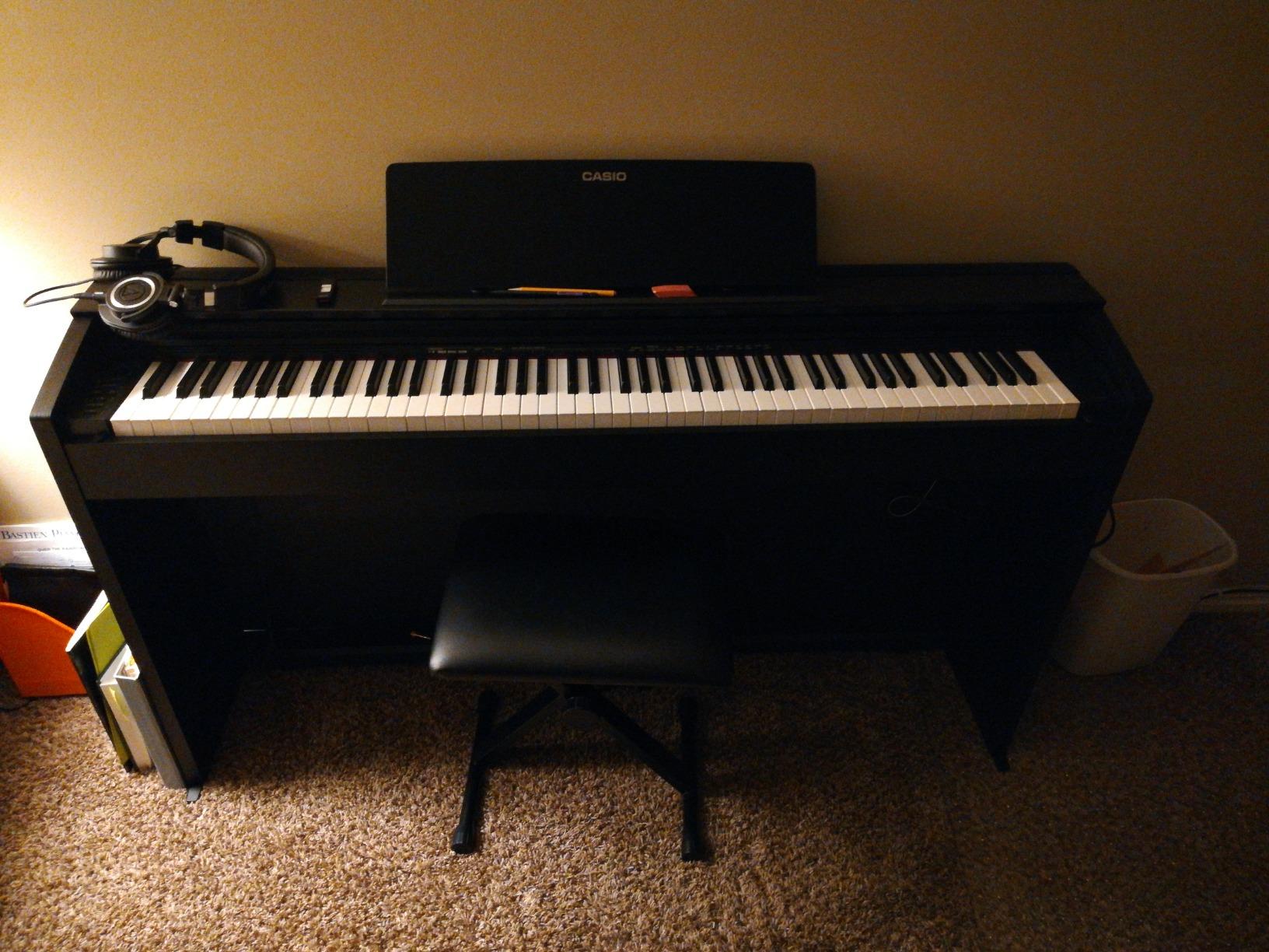 Casio Privia PX-870 88-Key Weighted Console Digital Piano with Tri-Sensor II Scaled Hammer Action Keys, 40W 4-Speaker Sound, Concert Play, USB-MIDI customer photo 1