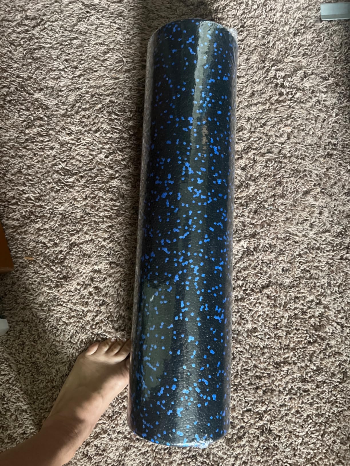 Amazon Basics High Density Foam Roller for Exercise and Recovery, 24 Inches, Blue Speckled customer photo 2