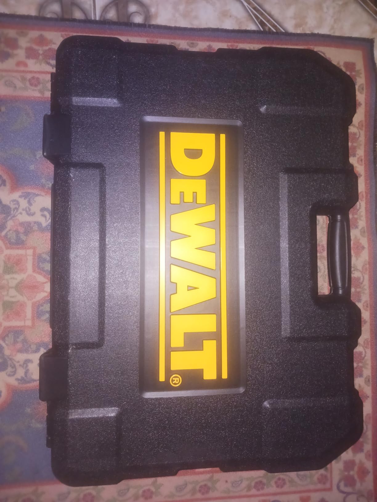 DEWALT Mechanic Tool Set, 247-Piece, 1/4 in., 3/8 in. and 1/2 in. Drive, SAE, Ratchets, Sockets, Hex Keys, Combination Wrenches (DWMT81535) customer photo 1