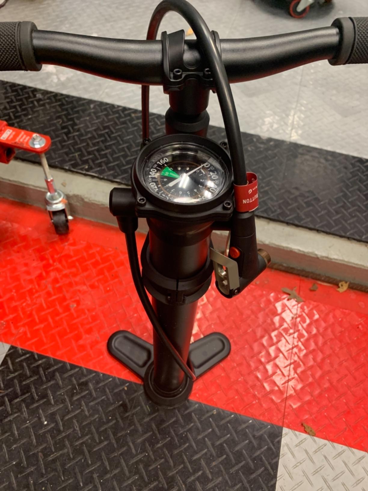 Blackburn Black 2018 Chamber Tubeless Road Bike Floor Pump customer photo 1