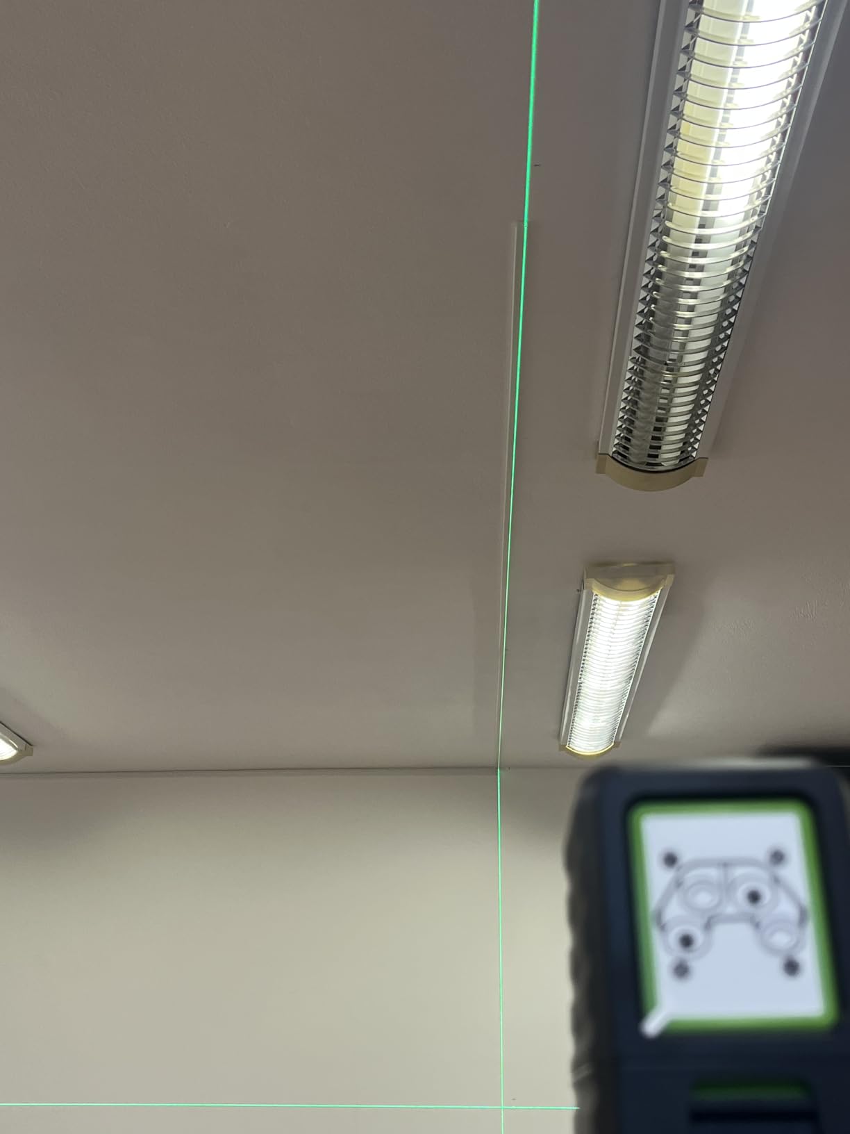Laser Level Self Leveling, Huepar Box-1G 150Ft Green Cross Line Laser for Picture Hanging, Tile, Decoration & DIY Construction - 360° Magnetic Base & AA Battery, Outdoor Use Pulse Mode with Receiver customer photo 1
