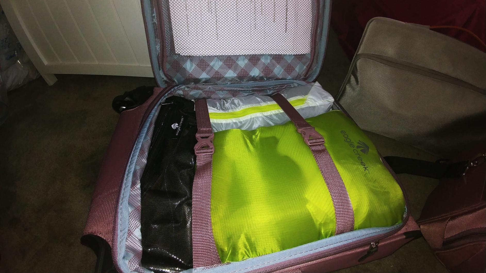 Travelpro Maxlite 5 Softside Expandable Luggage with 4 Spinner Wheels, Lightweight Suitcase, Carry-on 21-Inch customer photo 1