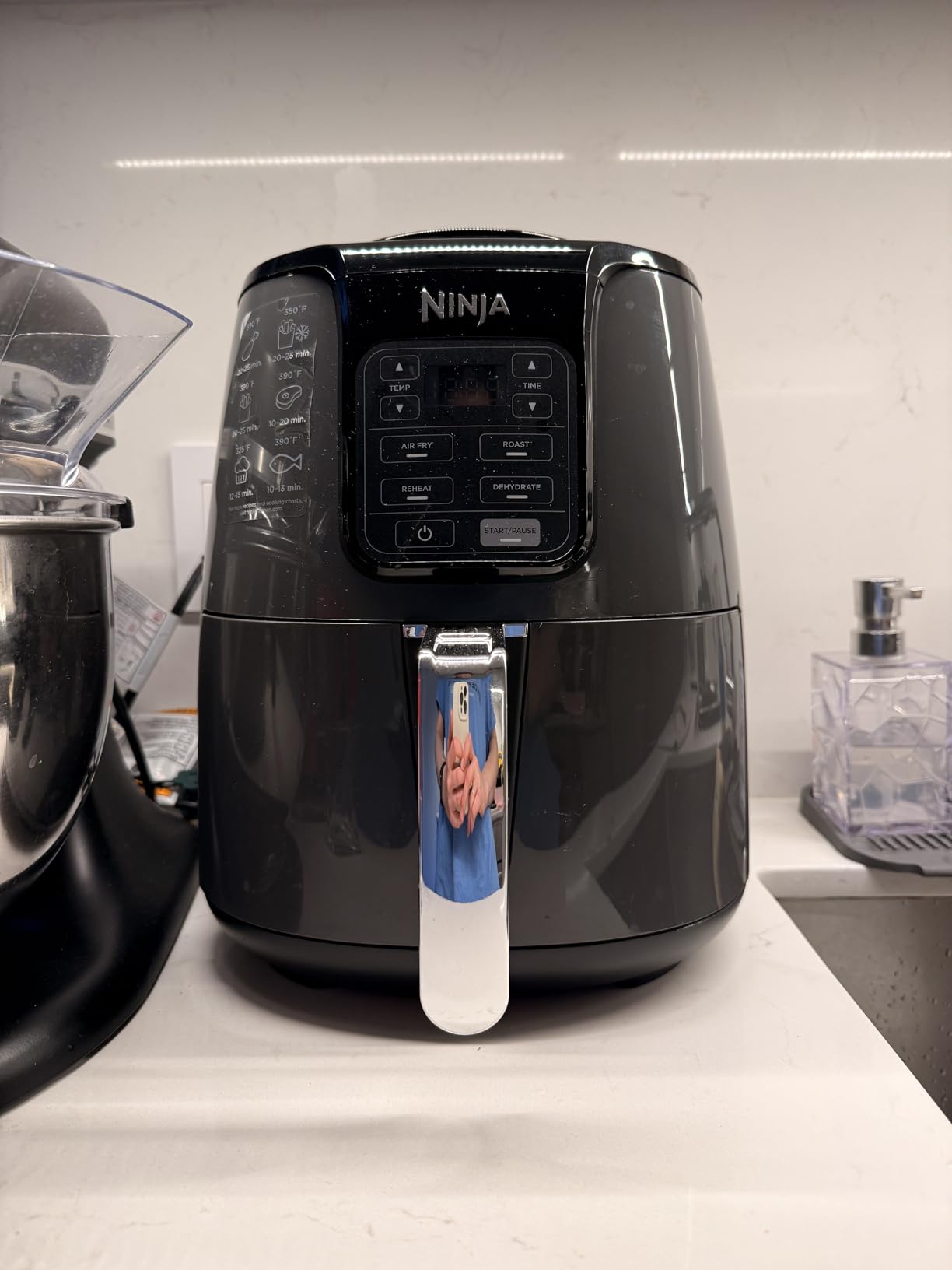 Ninja Air Fryer AF101 | 4 QT Capacity | 4-in-1 Roast, Crisp, Reheat & Dehydrate customer photo 1