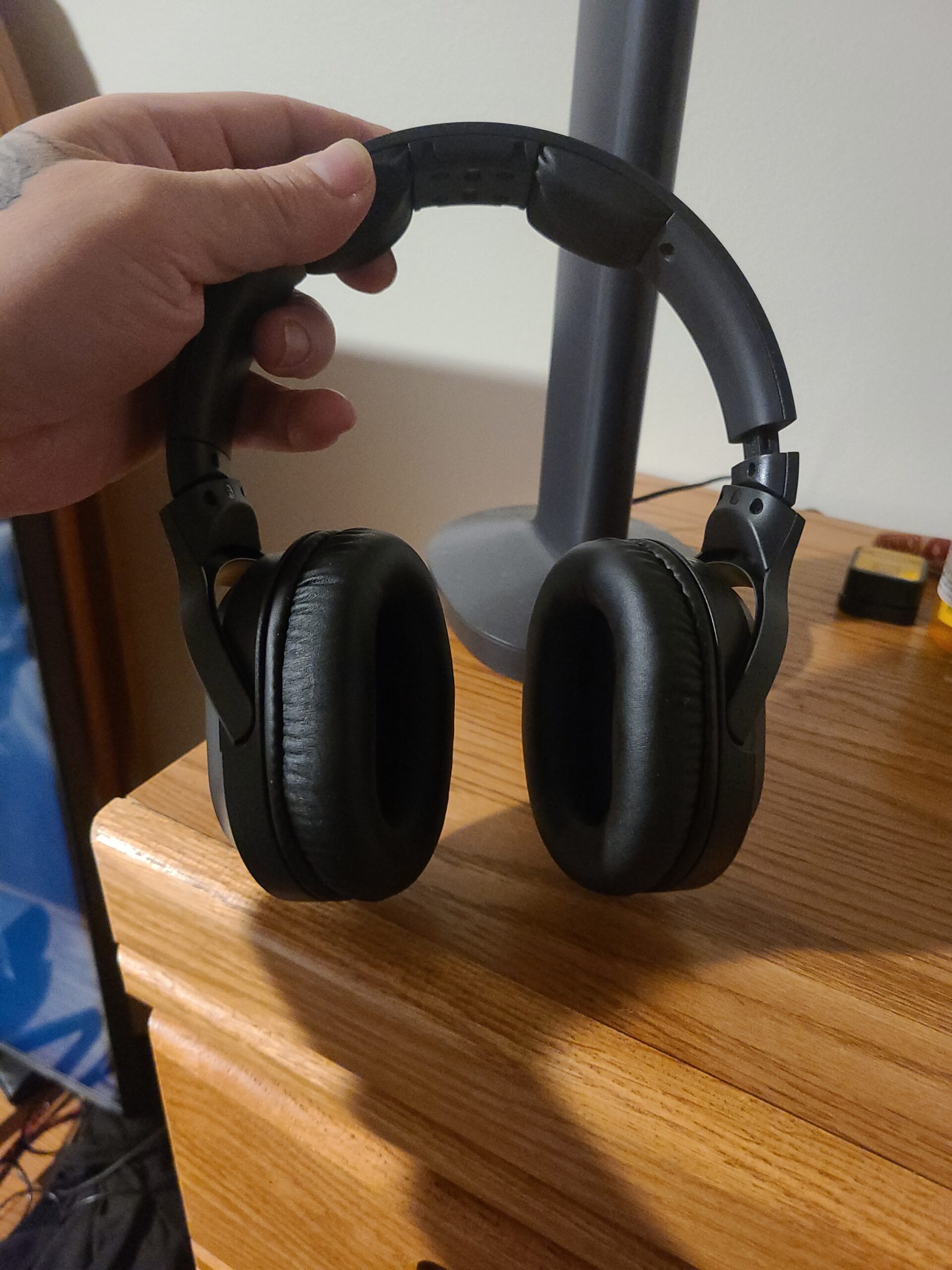 Sony RF400 Wireless Home Theater Headphones for Watching TV (WHRF400), Black, 2.9 (Requires use of RCA Audio Out or Headphone Jack on Television) customer photo 2