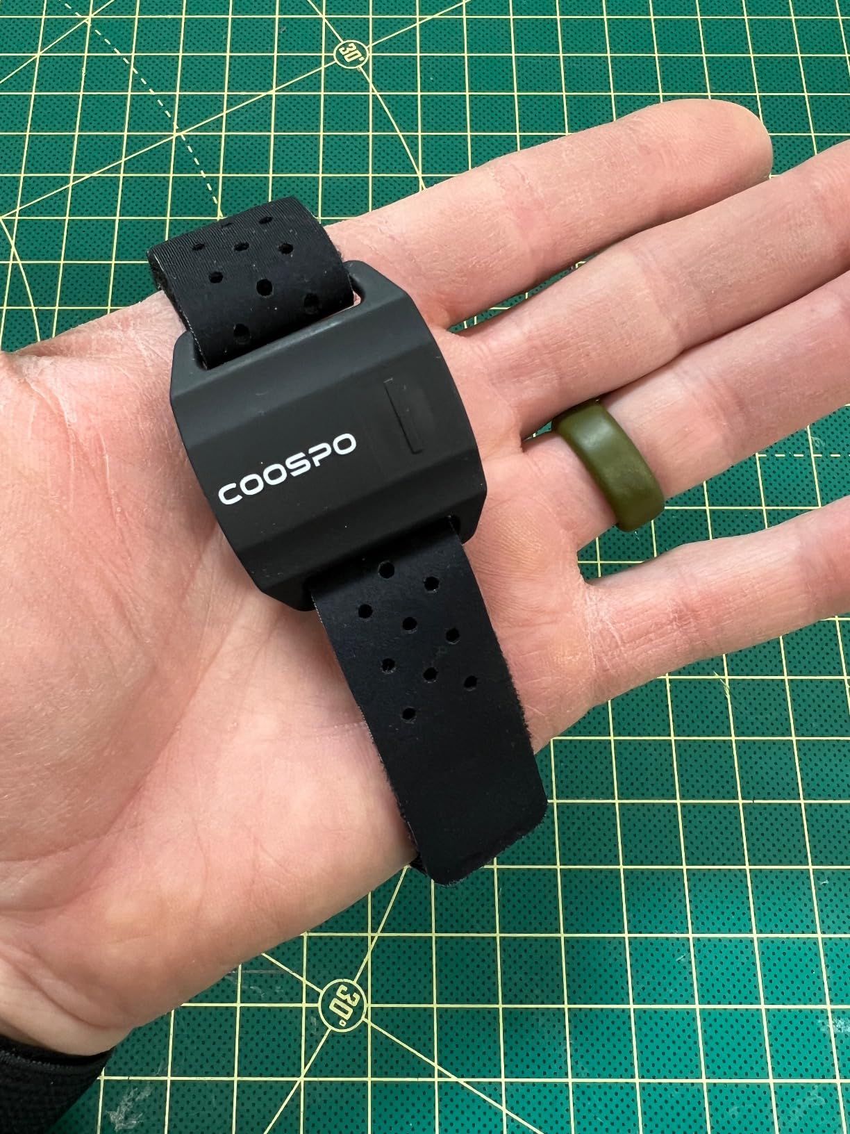 COOSPO Armband Heart Rate Monitor, Bluetooth ANT+ HR Optical Sensor for Sport, Rechargeable Dual Band IP67 HRM, Compatible with Peloton, Wahoo, Polar Beat, Strava, DDP Yoga customer photo 2