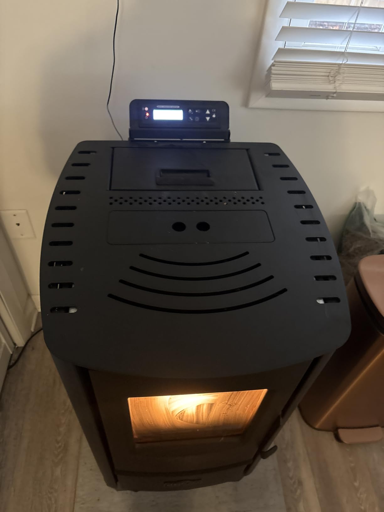 Mr. Heater Cleveland Iron Works Small Pellet Stove - 24lb Hopper customer photo 5