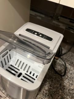 Frigidaire Counter top Portable, 26 lb per Day Nugget Ice Maker Machine (Red Stainless Steel) customer photo 2