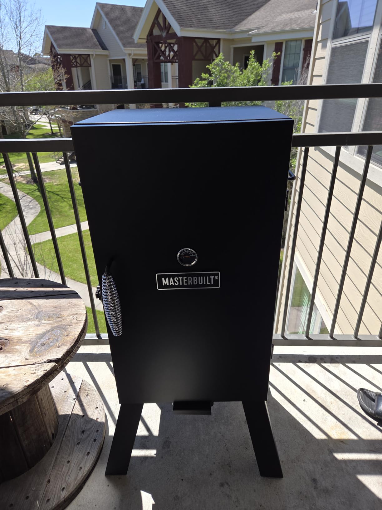 Masterbuilt 30-inch Electric Vertical BBQ Smoker with Analog Temperature Control, Chrome Smoking Racks and 535 Cooking Square Inches, Black, Model MB20070210 customer photo 1
