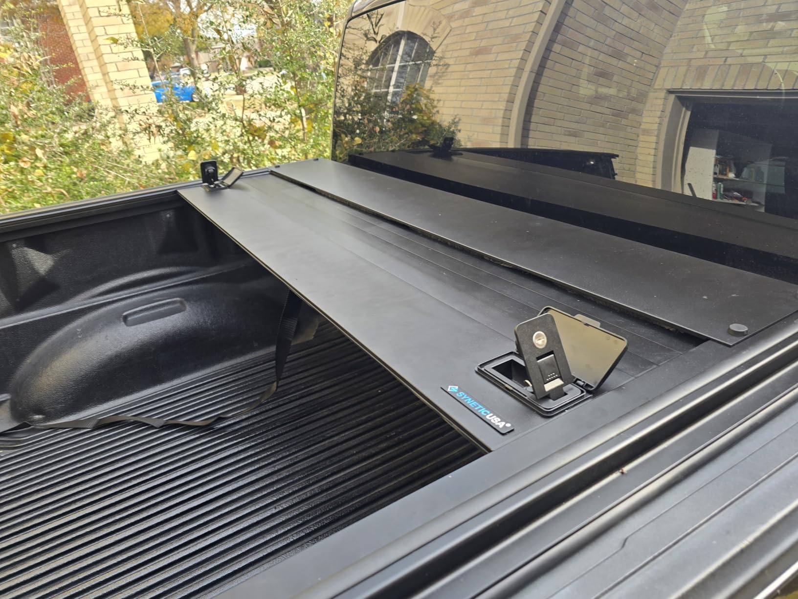 Syneticusa MB Retractable Tonneau Cover | 2004-2026 Ford F-150 5.5ft Short Bed (67