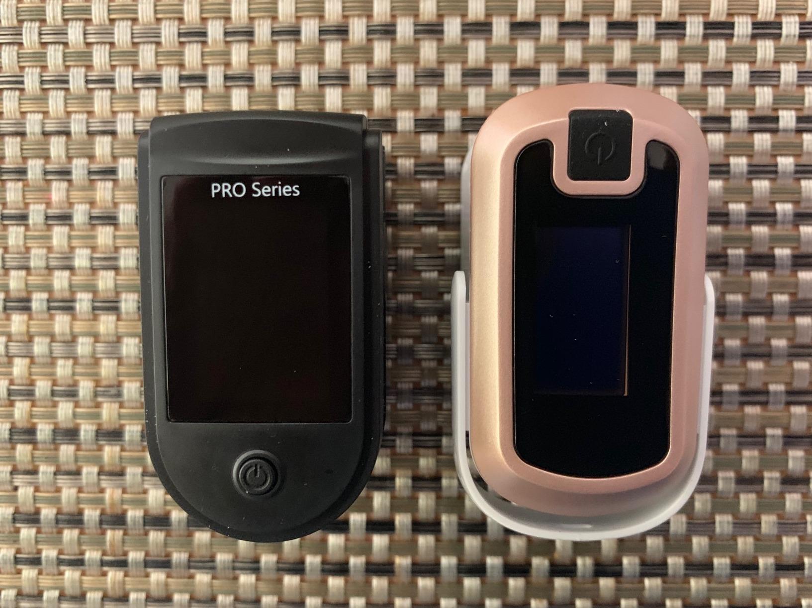 Zacurate Pro Series 500DL Fingertip Pulse Oximeter Blood Oxygen Saturation Monitor with Silicone Cover, Batteries and Lanyard customer photo 1