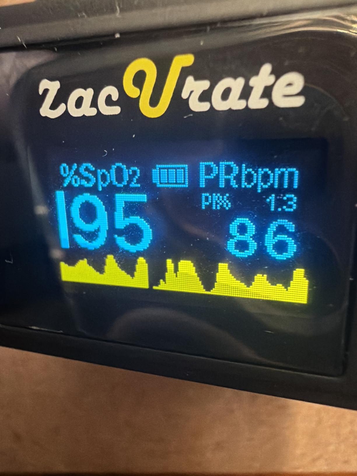 Zacurate Pro Series 500DL Fingertip Pulse Oximeter Blood Oxygen Saturation Monitor with Silicone Cover, Batteries and Lanyard customer photo 2