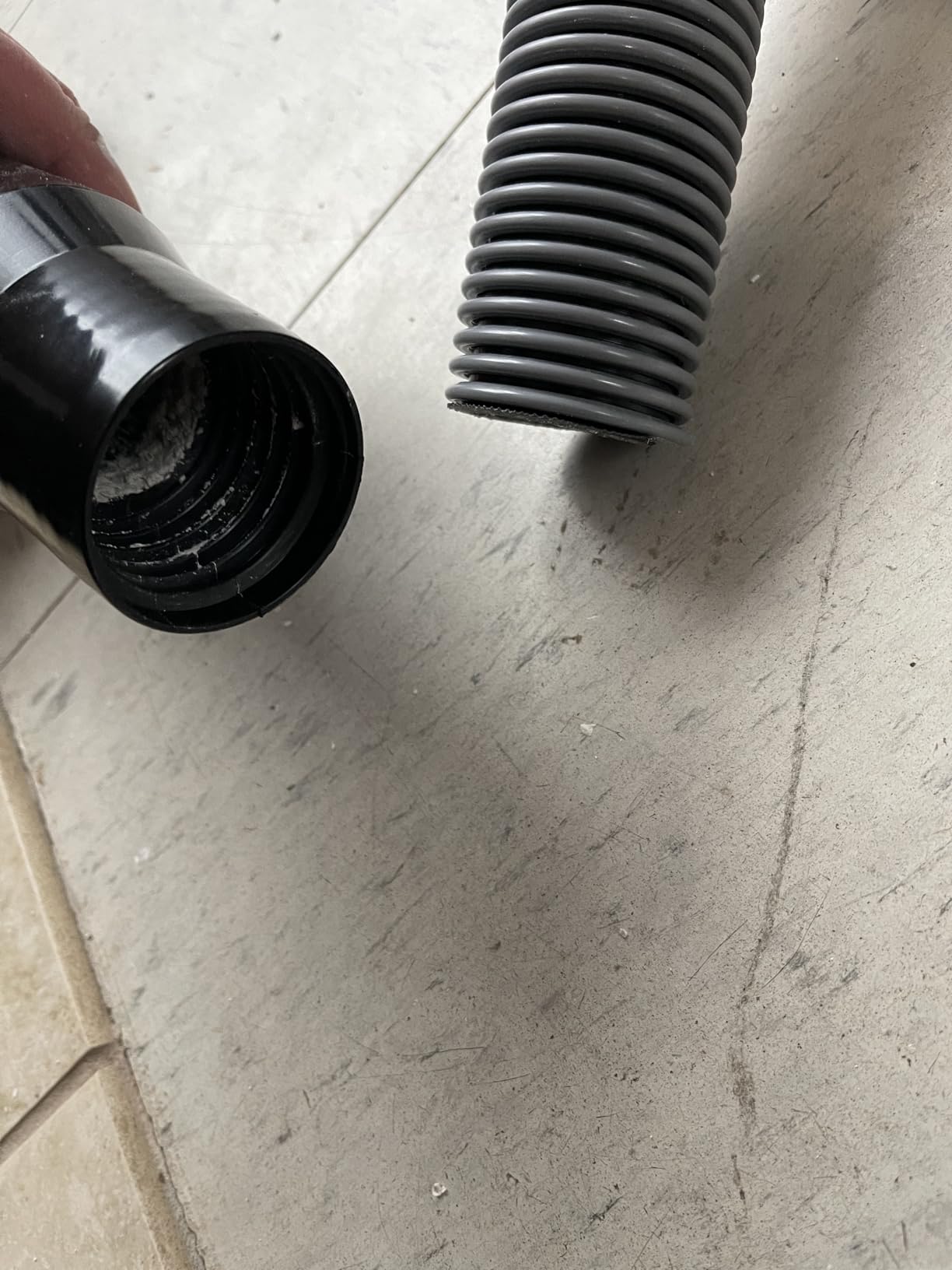 RIDGID 62703 RT1200 NXT 12-Gal. Wet Dry Shop Vacuum with Casters, 5.0 Peak HP Motor, and Pro Locking Hose customer photo 1