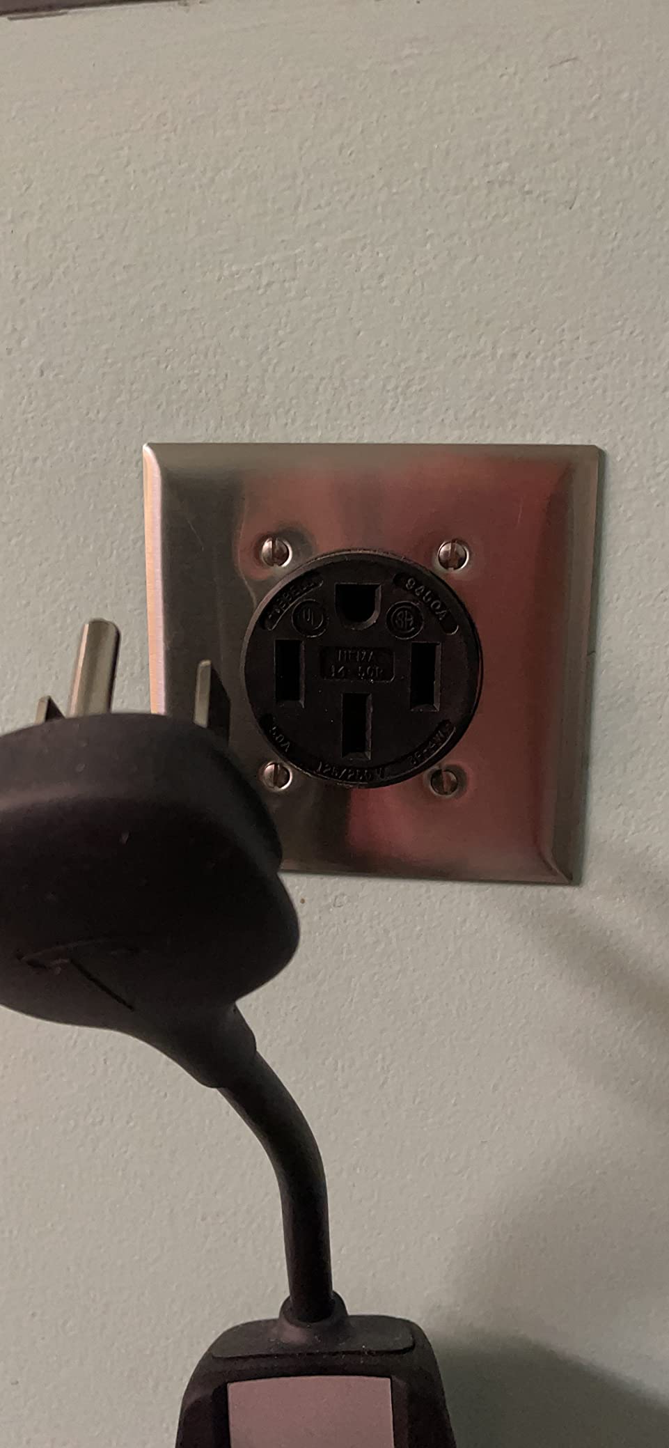 Bryant 9450FR Industrial Grade 50 Amp NEMA 14-50 Receptacle, Made in USA, Single Flush, 3 Pole 4 Wire Grounding 125/250V, Black customer photo 2