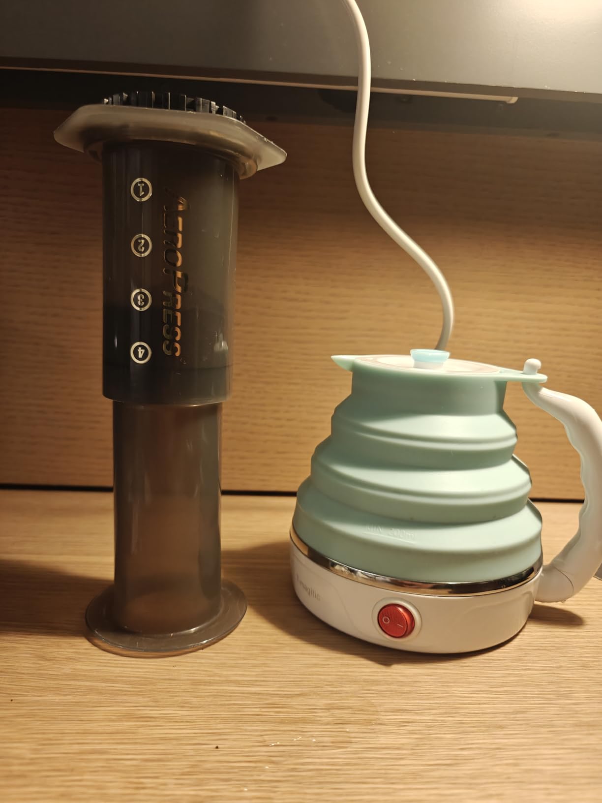 Travel Foldable Electric Kettle, Collapsible Electric Kettle Food Grade Silicone Small Pot Boiling water, Dual Voltage (600ml, 110-220V US Plug) (Blue) customer photo 2