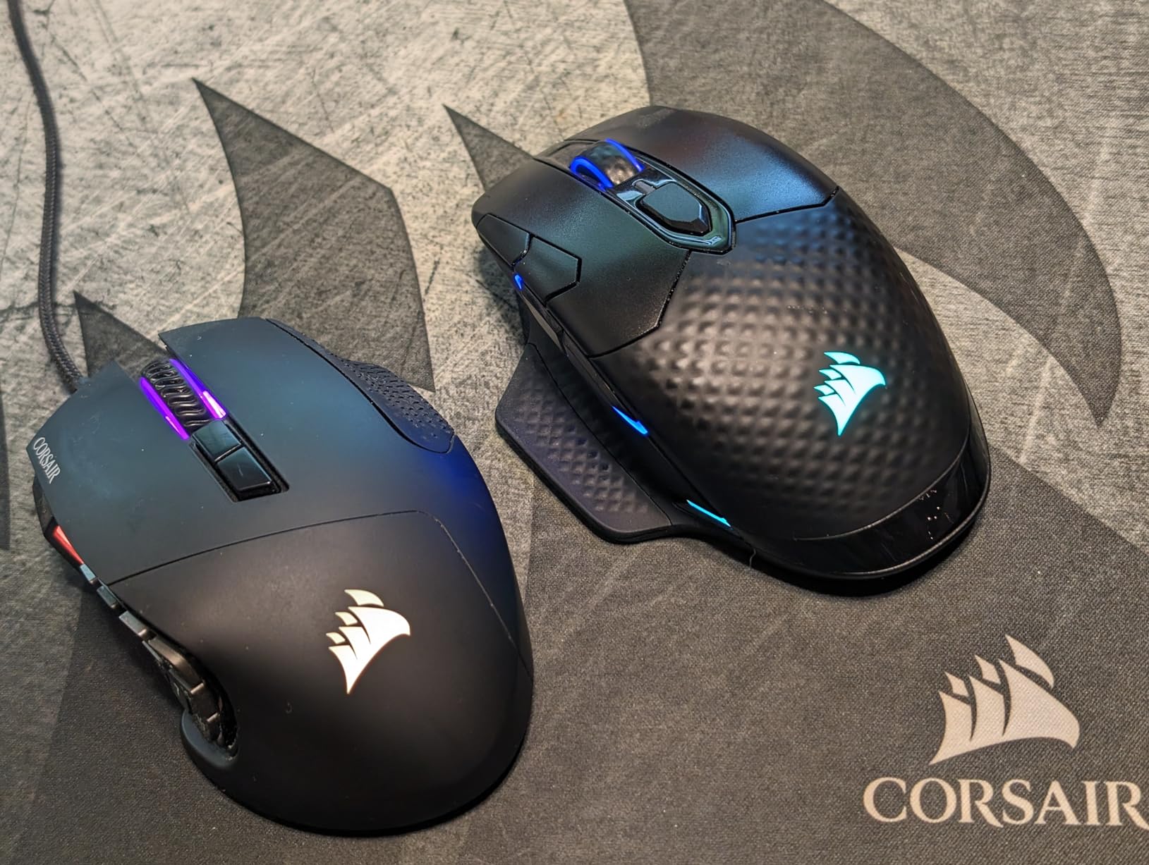 Corsair Dark CORE RGB PRO SE Wireless FPS/MOBA Gaming Mouse with Qi Charging - 18,000 DPI - 8 Programmable Buttons - Sub-1ms Wireless - iCUE Compatible - PC, Mac, PS5, PS4, Xbox - Black customer photo 1