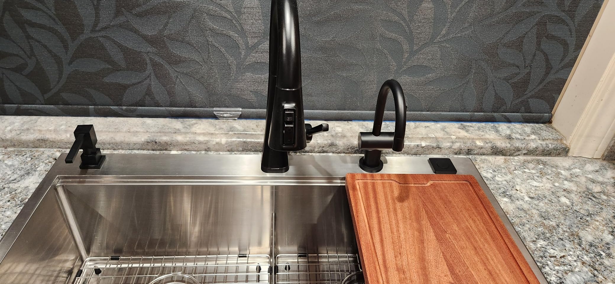Delta Faucet Lenta Touch Kitchen Faucet Brushed Nickel, Kitchen Faucets with Pull Down Sprayer, Kitchen Sink Faucet, Faucet for Kitchen Sink, Touch2O Technology, SpotShield Stainless 19802TZ-SP-DST customer photo 2