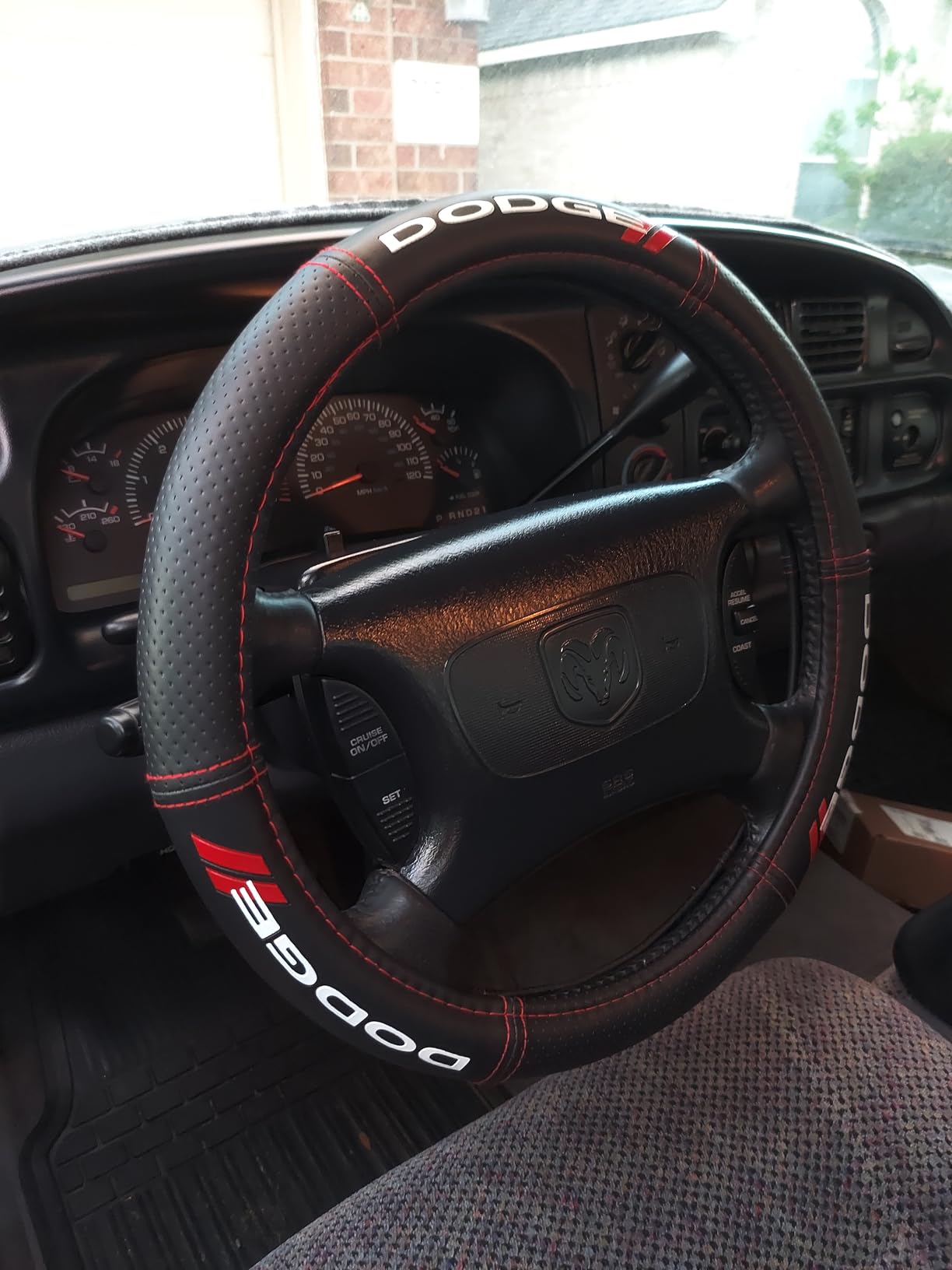 Plasticolor 006694R01 Dodge // Deluxe High Contrast Stitching Premium Steering Wheel Cover for Cars, Trucks & SUV customer photo 1