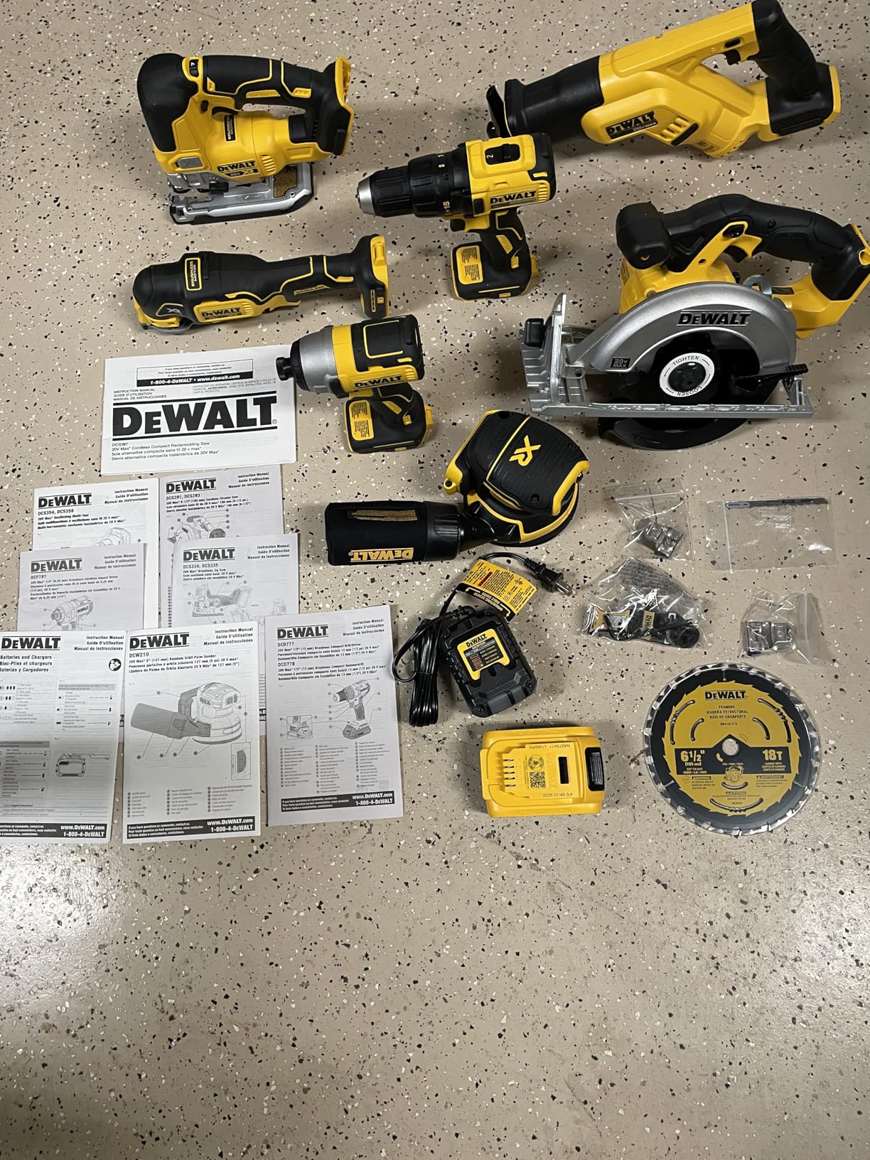 DEWALT 20V MAX Power Tool Combo Kit, 6-Tool Cordless Power Tool Set with Battery and Charger (DCK661D1M1) customer photo 1