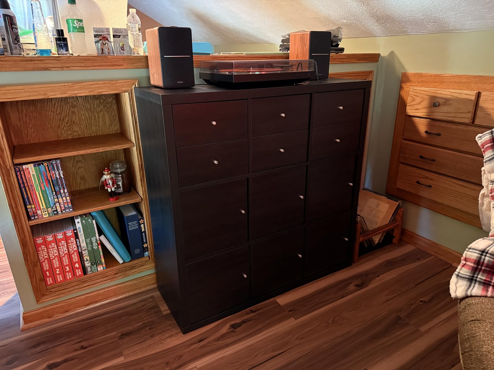 Edifier R1280Ts Powered Bookshelf Speakers - 2.0 Stereo Active Near Field Monitors - Studio Monitor Speaker - 42 Watts RMS with Subwoofer Line Out customer photo 2