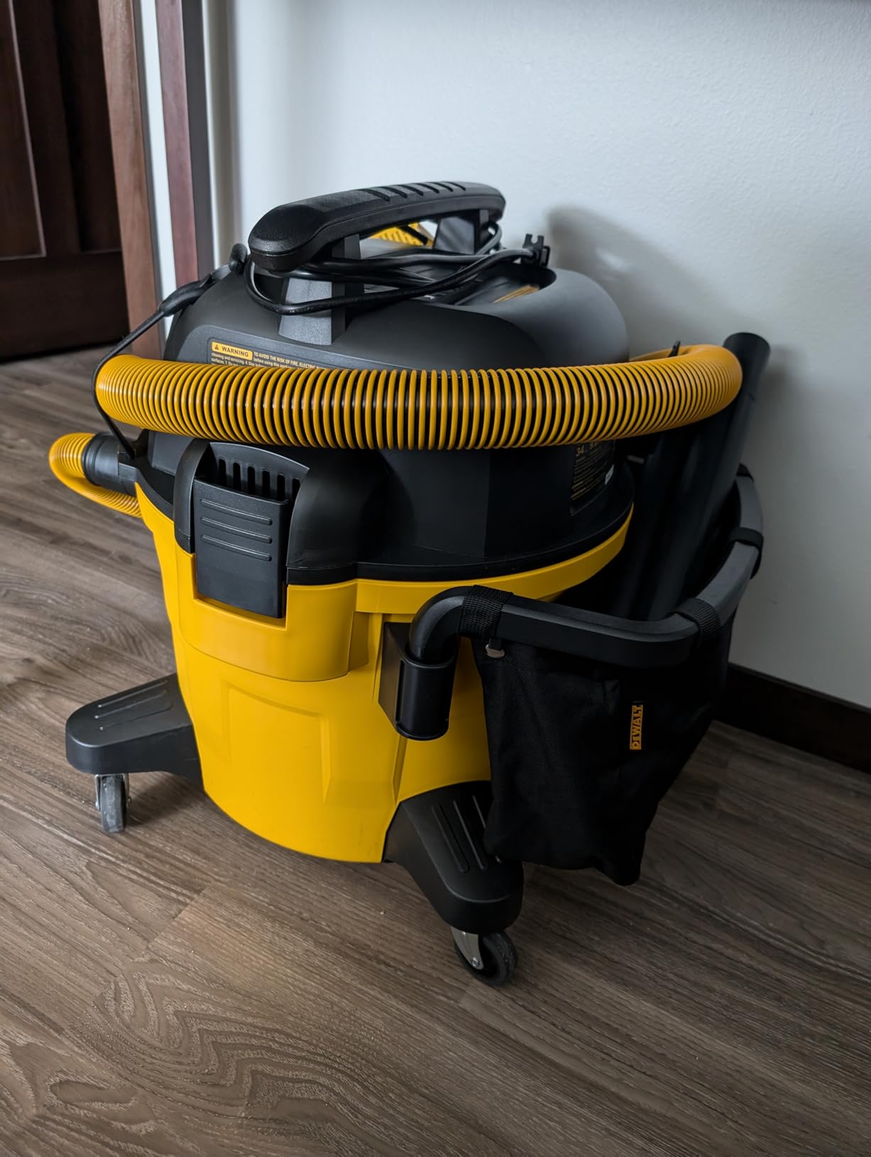 DEWALT 9 Gallon Wet/Dry VAC, Heavy-Duty Shop Vacuum with Attachments, 5 Peak HP, with Blower Function customer photo 1