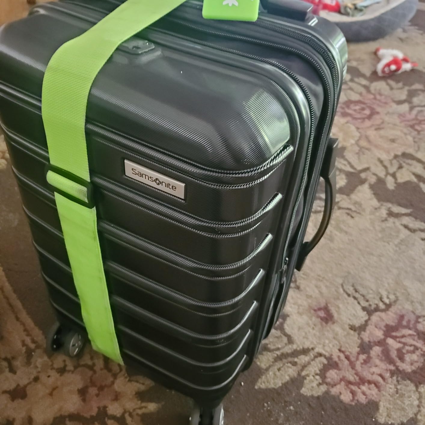 Samsonite Omni 2 Global Carry-On Spinner Luggage - Compact Size For International Travel - Airline-Approved - Features Expandable Polycarbonate Shell, 360° Wheels, USB Power Hub - Charcoal - Black customer photo 1