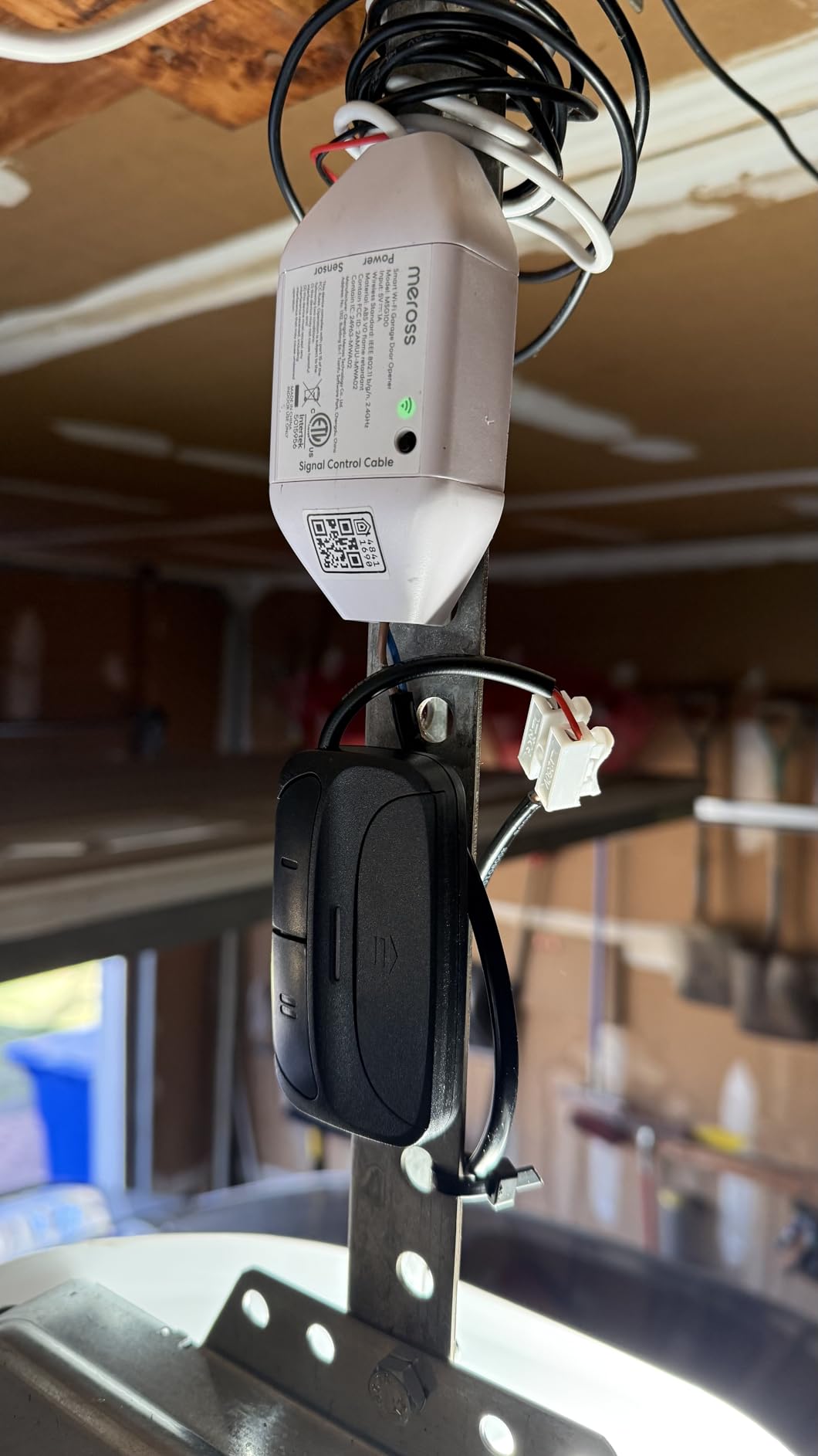 meross Smart Garage Door Opener Remote with External Antenna, Up to 3 Single Doors, Compatible with Apple HomeKit, Amazon Alexa, Google Assistant, SmartThings, App Control, No Hub Needed customer photo 1