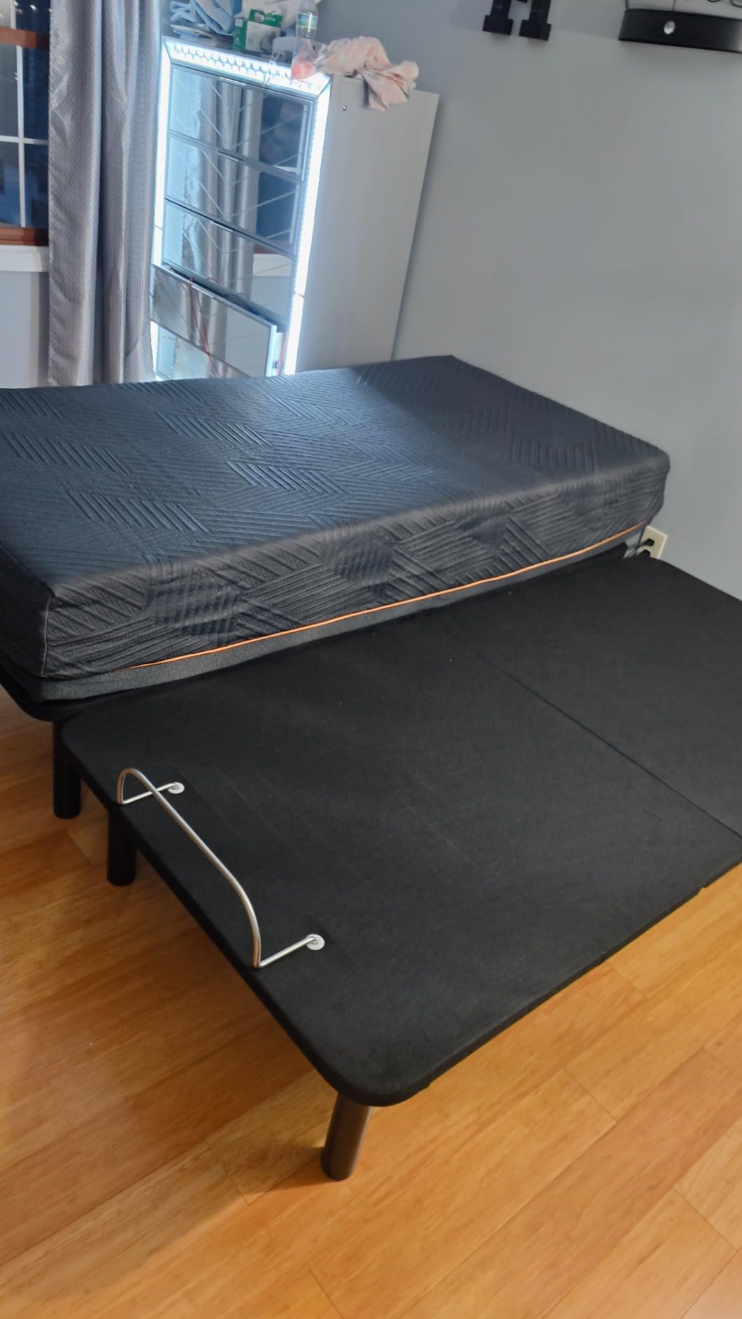 Naomi Home Serenity Split King Adjustable Bed Base, Zero Gravity, Wireless Remote, USB Ports, 800 Lb Capacity, Black Metal Frame, Easy Setup for Couples' Comfort and Relaxation customer photo 2