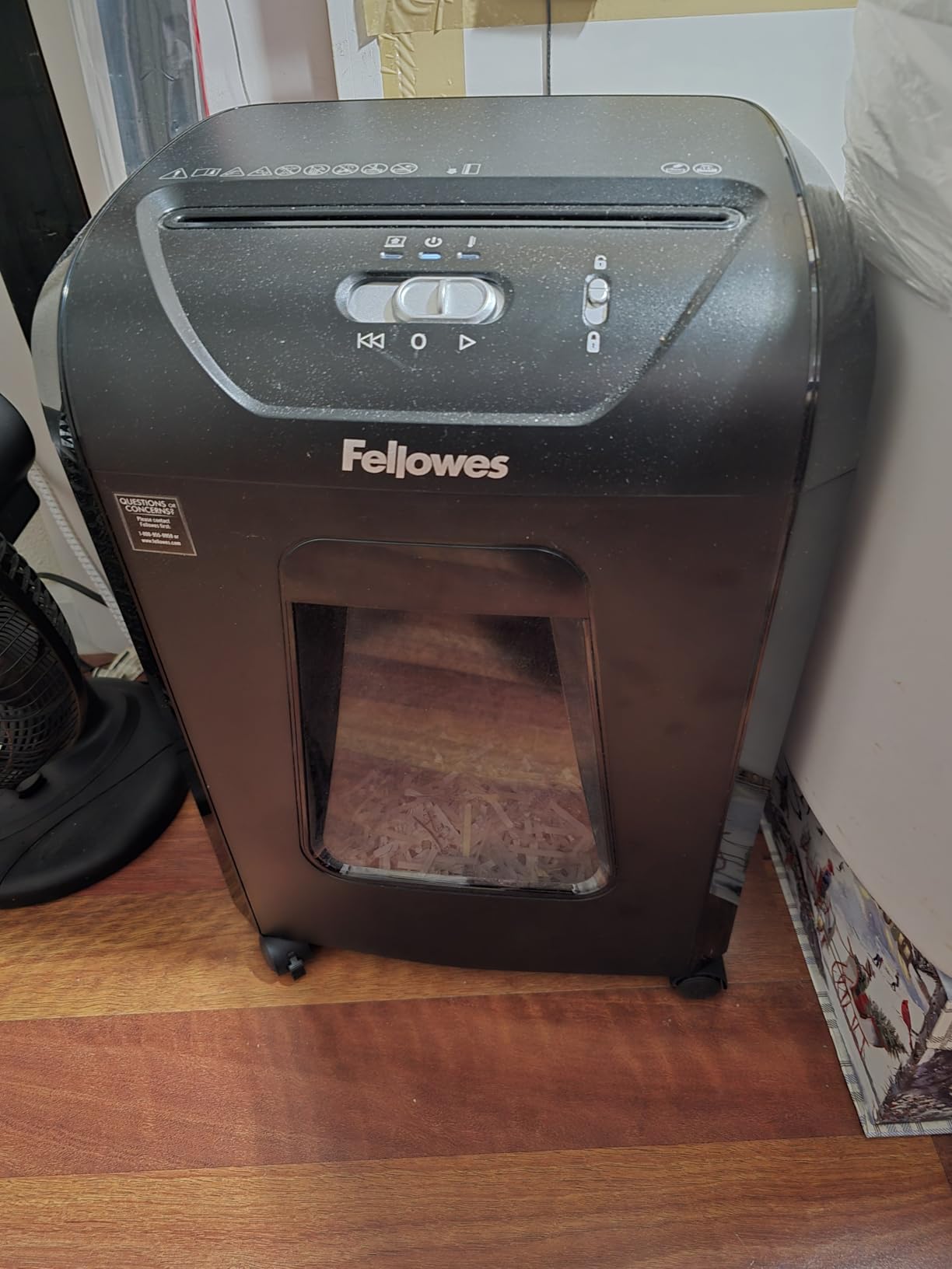 Fellowes Powershred 12 Sheet Cross-Cut Paper Home Office Paper Shredder customer photo 1