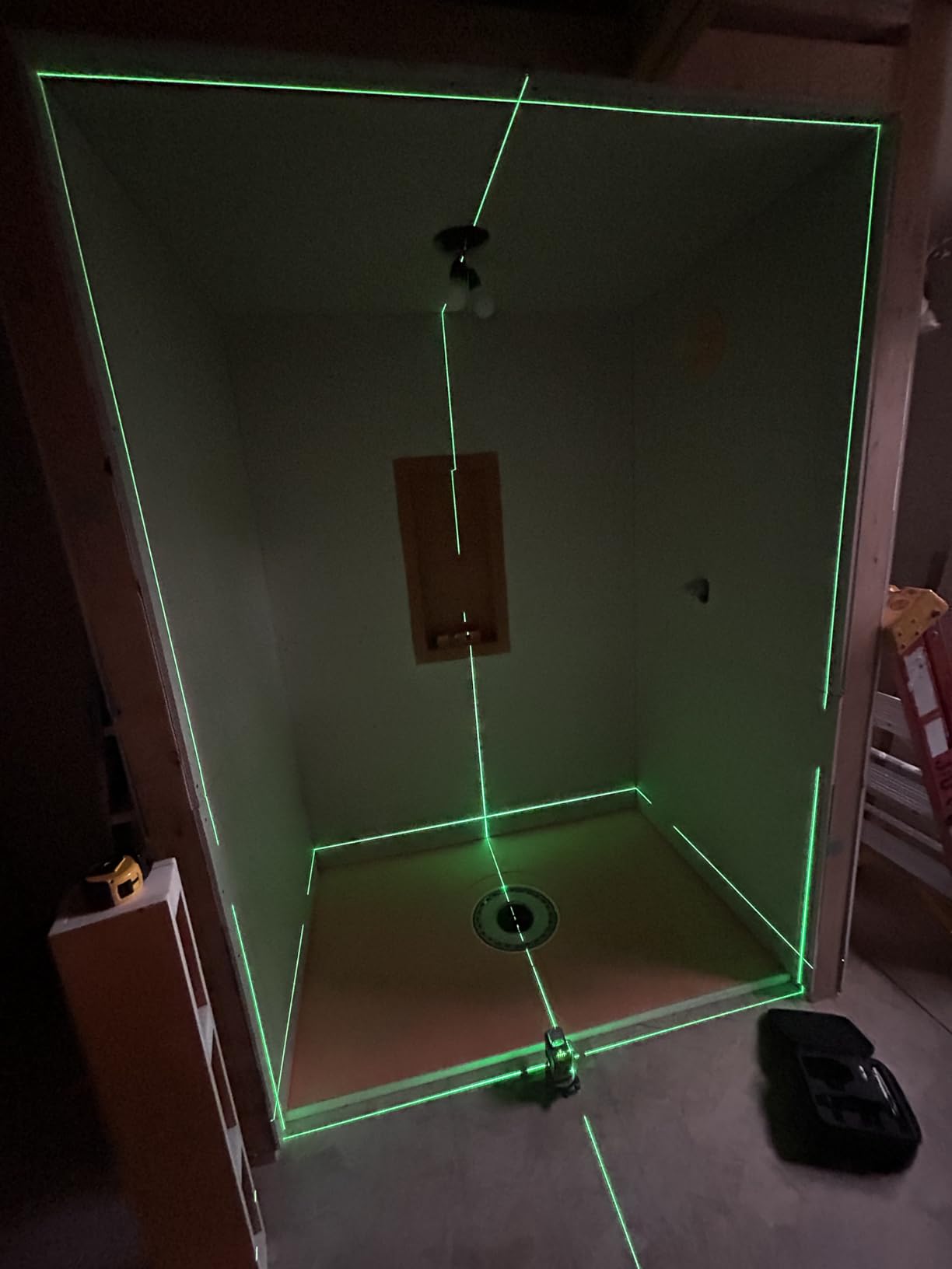 CIGMAN Laser Level Self Leveling 3x360° 3D Green Cross Line for Construction and Picture Hanging, Rechargeable battery, Remote Controller customer photo 2