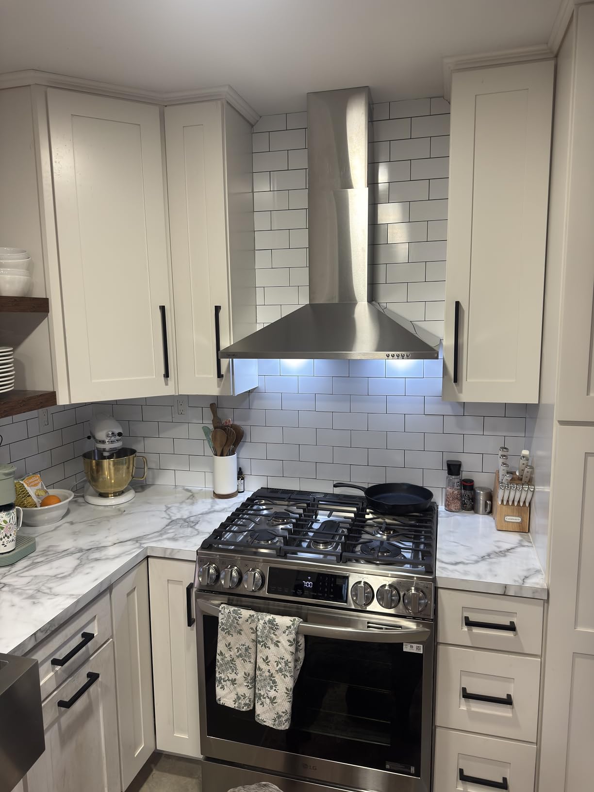 Hermitlux Range Hood 30 inch Stainless Steel, Wall Mount Vent Hood for Kitchen with Charcoal Filter, Ducted/Ductless Convertible customer photo 2