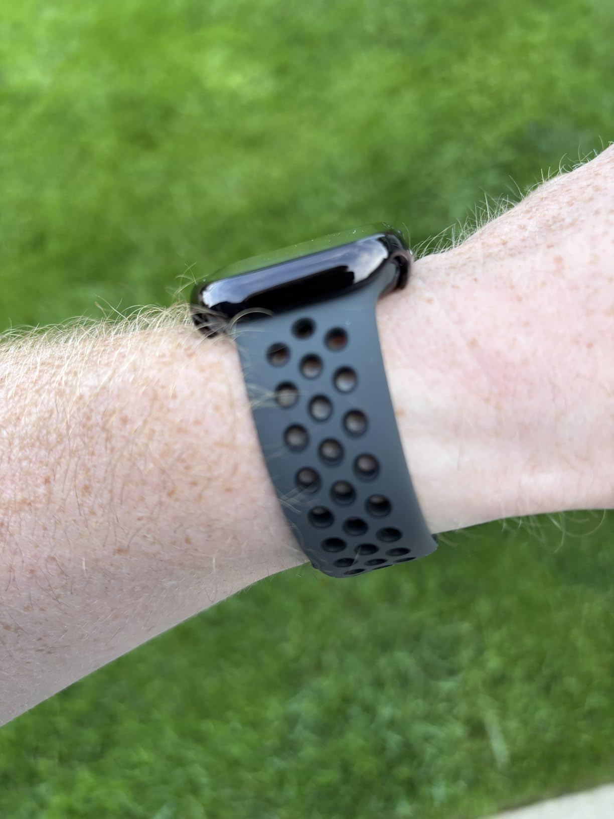 Lerobo Sport Band for Apple Watch Band 44mm Series 11 46mm Series 9 45mm 42mm 49mm Ultra 2 3 for iWatch SE 3 2 Series 10 9 8 7 6 5 4 3 2 1 Women Men Silicone Sport Breathable Wristband with Air Holes customer photo 1