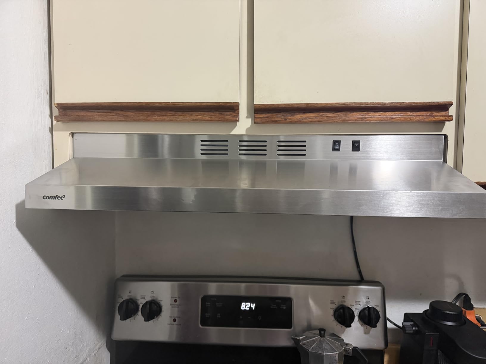 COMFEE' CVU30W2AST Range Hood 30 Inch Ducted Ductless Vent Hood Durable Stainless Steel Kitchen Hood for Under Cabinet with 2 Reusable Filter, 200 CFM, 2 Speed Exhaust Fan Silver customer photo 2