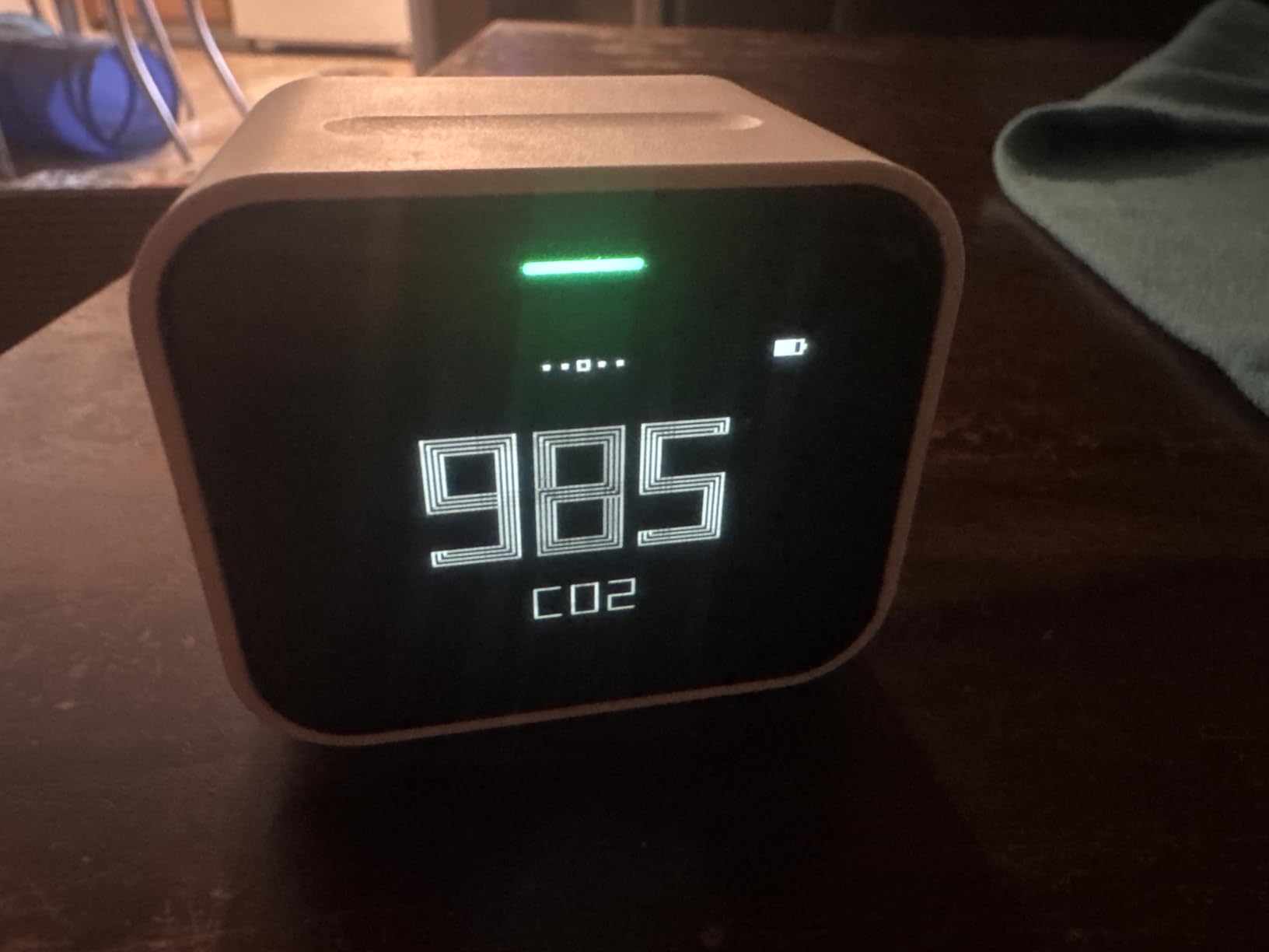 Qingping Air Monitor Lite, Apple HomeKit Compatible Wi-Fi Indoor Air Quality Meter customer photo 2