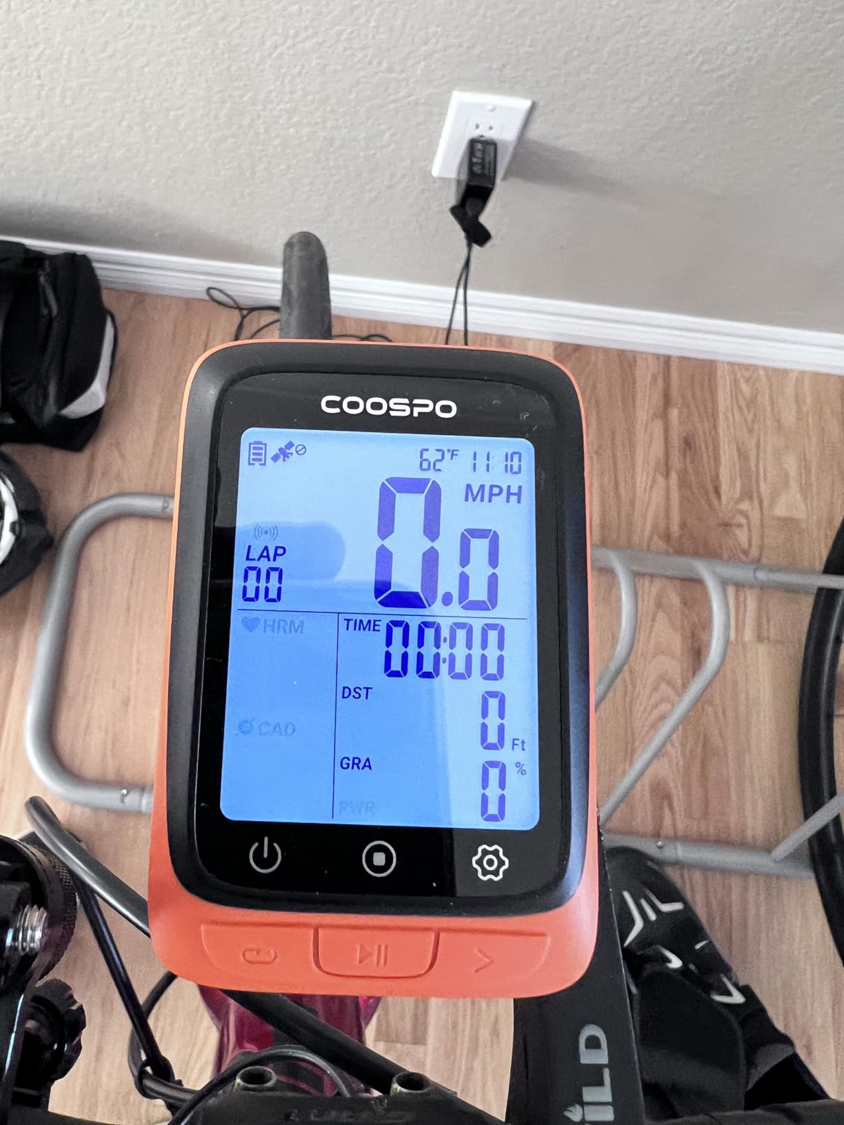 COOSPO Bike Computer Wireless GPS, Cycling Computer GPS Bike Tracker with Bluetooth/ANT+, Waterproof Bicycle Computer GPS Speedometer with Auto Backlight, 2.4 inch LCD Display customer photo 2