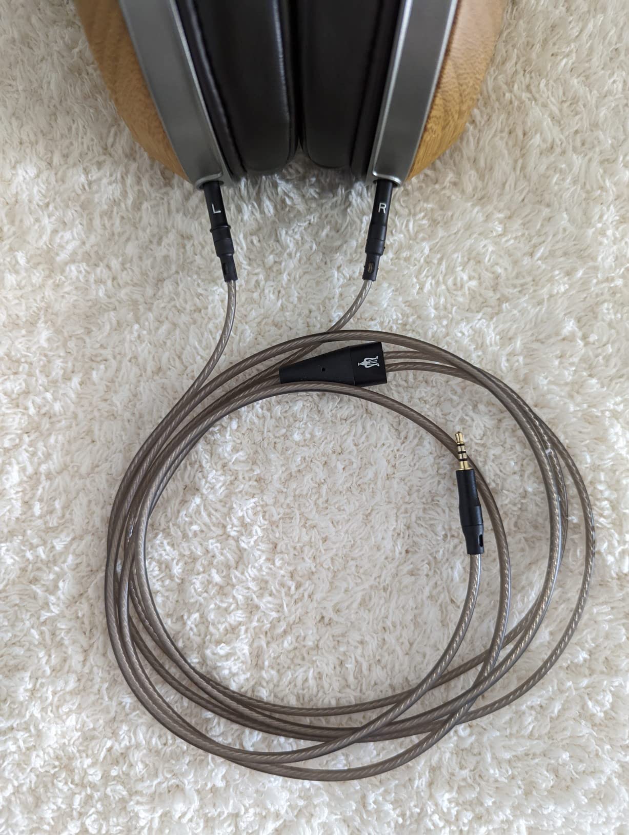 MEZE AUDIO 4.4mm OFC Upgrade Balanced Cable for 99 Series | Silver-Plated OFC Copper | 4.4mm Male to Dual TS Mono 3.5mm Male Connector Plug | Cable Length 1.50m/4.9ft customer photo 2