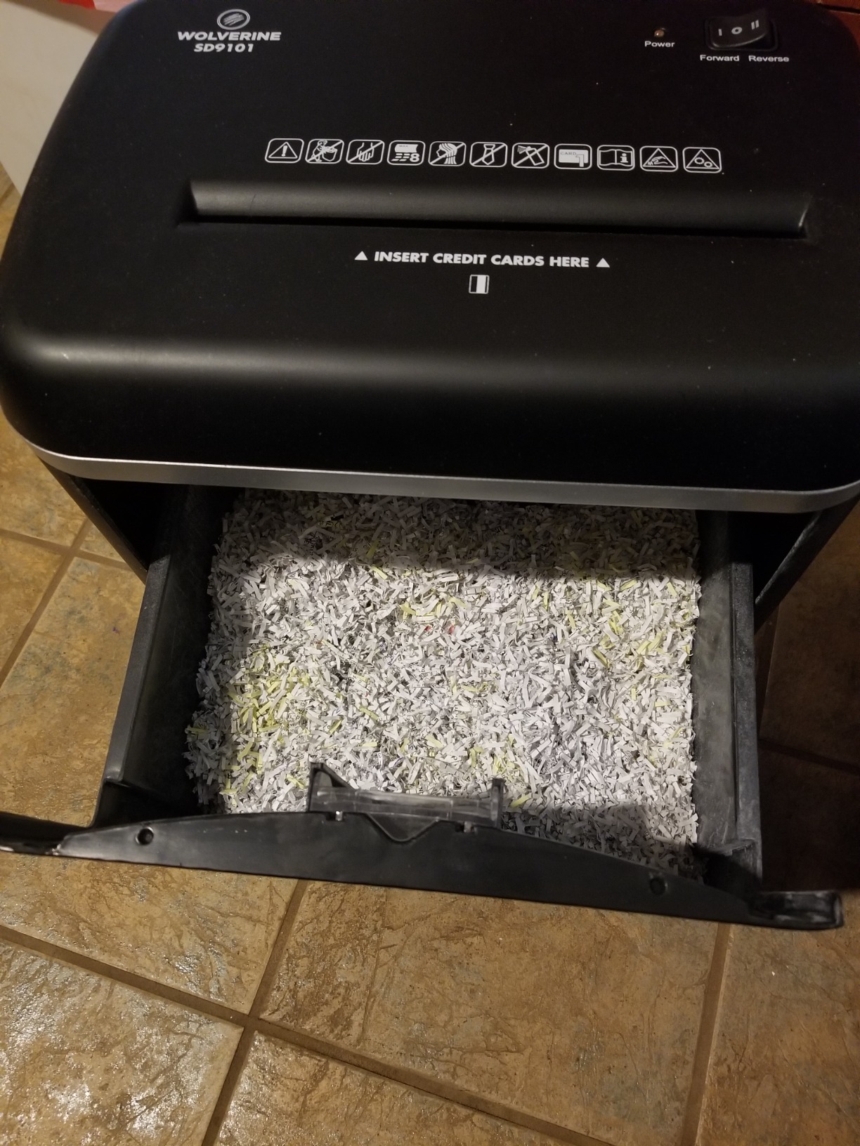 Wolverine 10-Sheet Super Micro Cut High Security Level P-5 Heavy Duty Paper/CD/Card Ultra Quiet Shredder for Home Office by 60 Mins Running Time and 6 Gallons Pullout Waste Bin SD9112 (Black ETL) customer photo 2