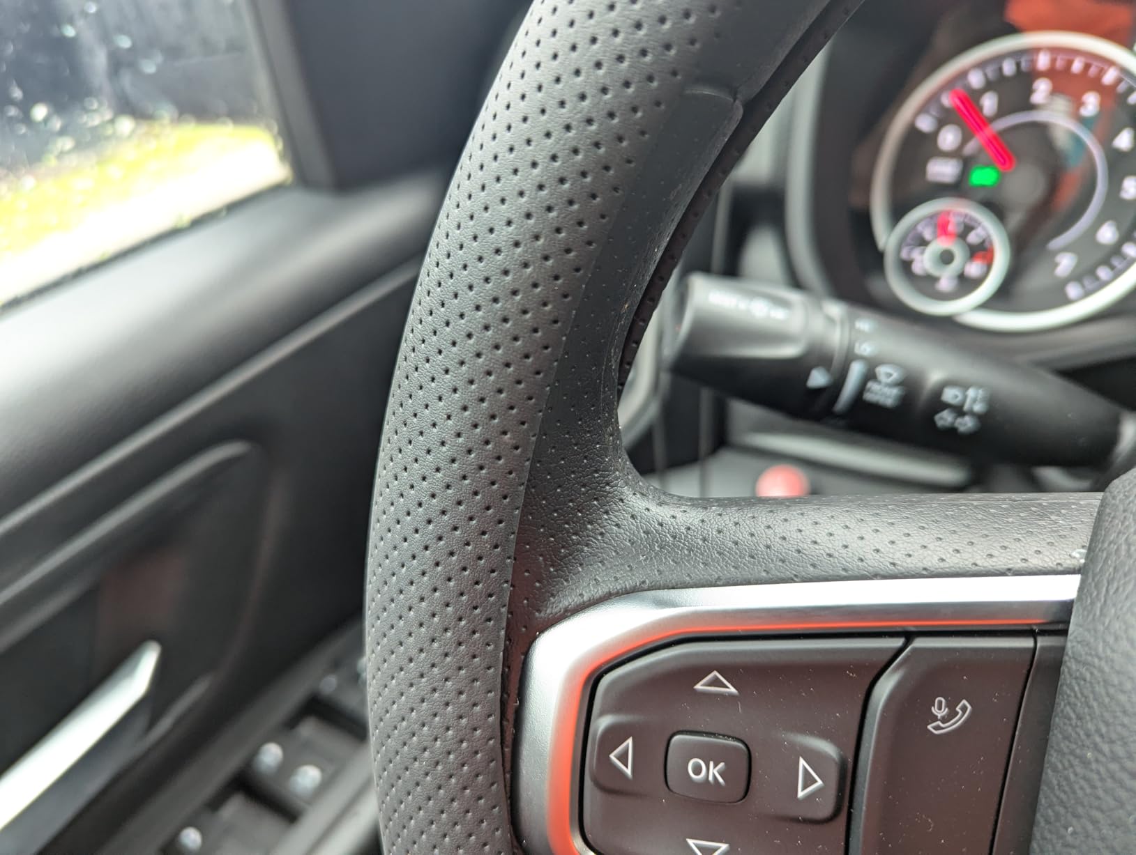 LKWLIKEI Nappa Premium Leather car Steering Wheel Cover, Non-Slip, Breathable, Universal 15 inches, Black customer photo 2